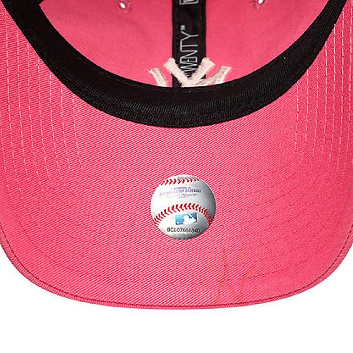 New Era New York Yankees Womens MLB League Essential Pink 9TWENTY Adjustable Cap