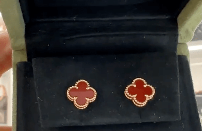 Van Cleef & Arpels sweet alhambra carnelian earrings SKCX4058