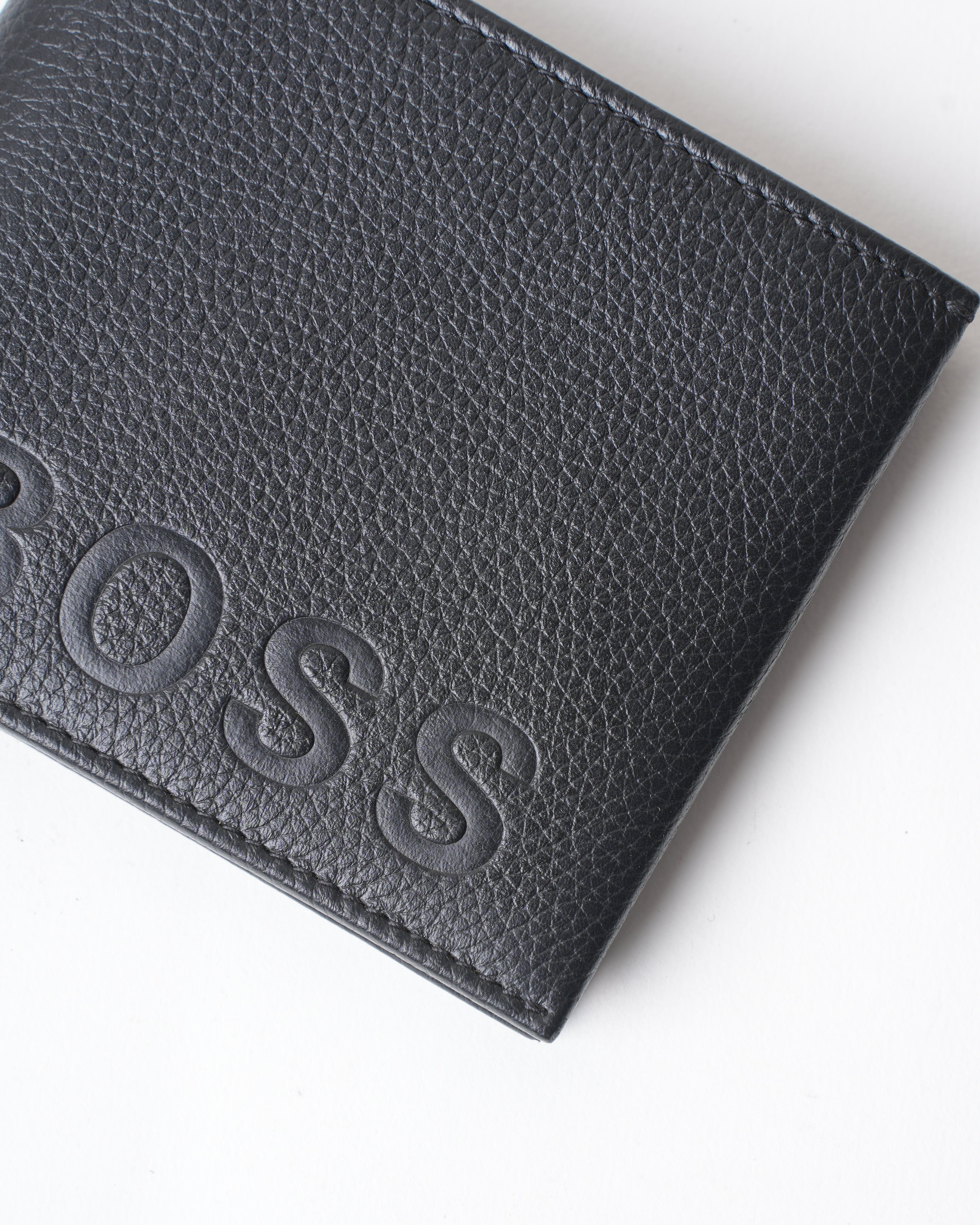 Hugo Boss New Boss Embossed with grainy Leather
