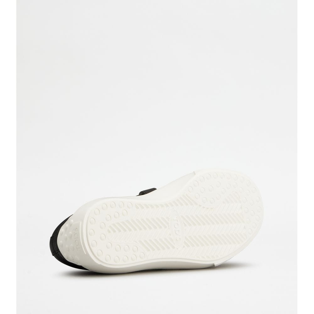 Tod's Tods Kate Slip - Ons In Leather Black Womens
