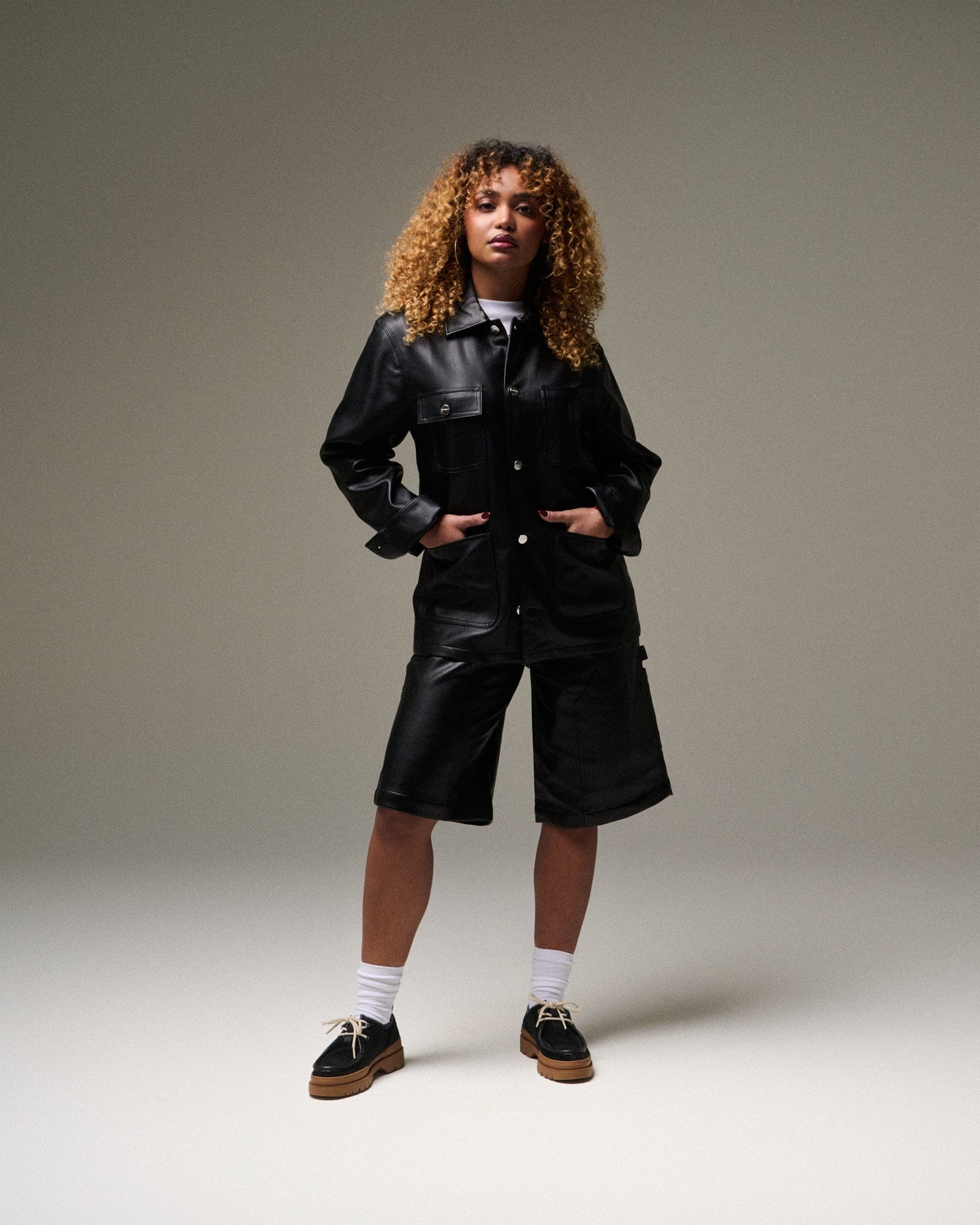 Carhartt WIP Pantalones cortos Relaxed Carhartt WIP Norwich Women's DK Pleather Shorts para mujer
