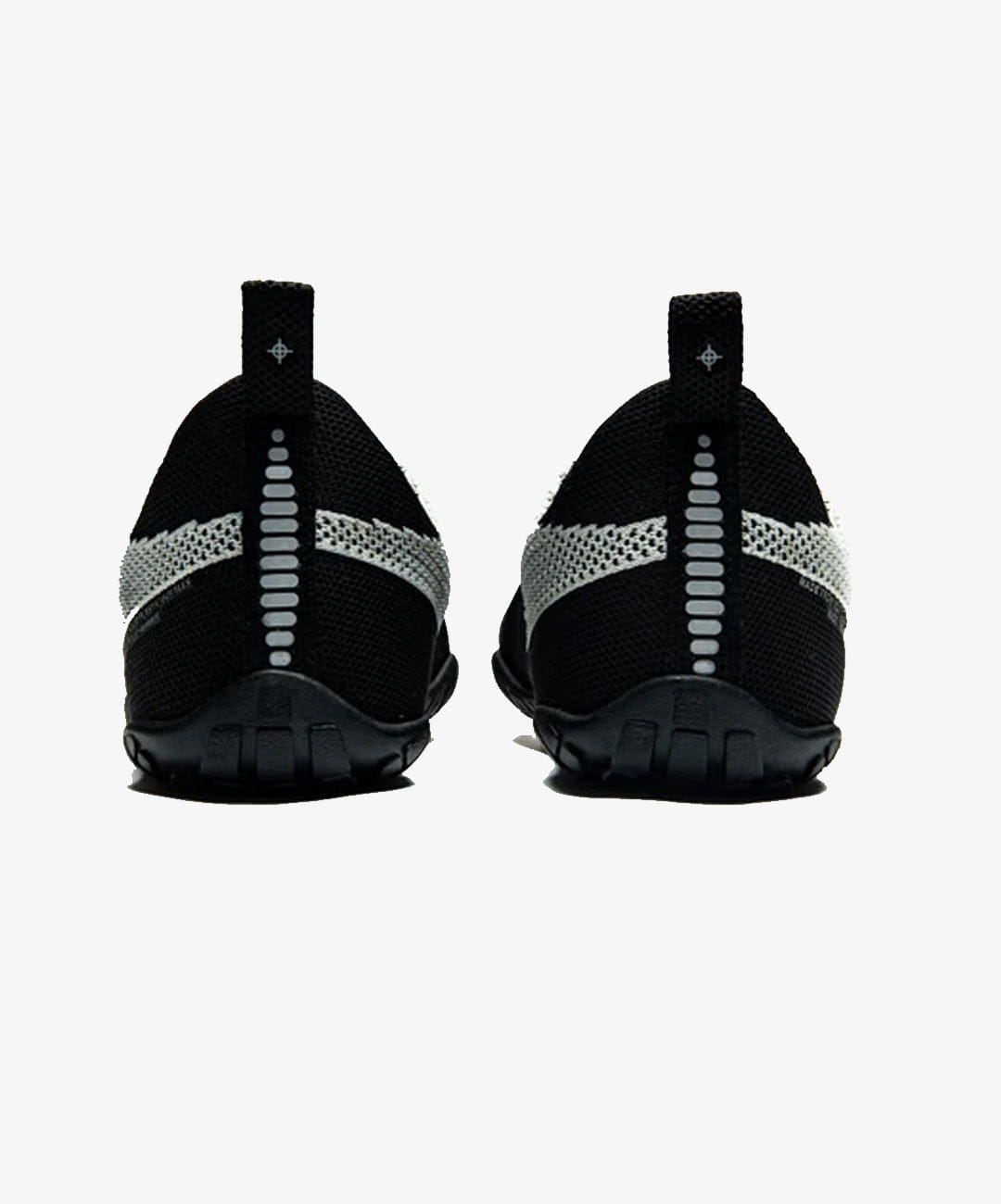 THAELY | TECH TABI FLAMING HOT { BLACK/WHITE