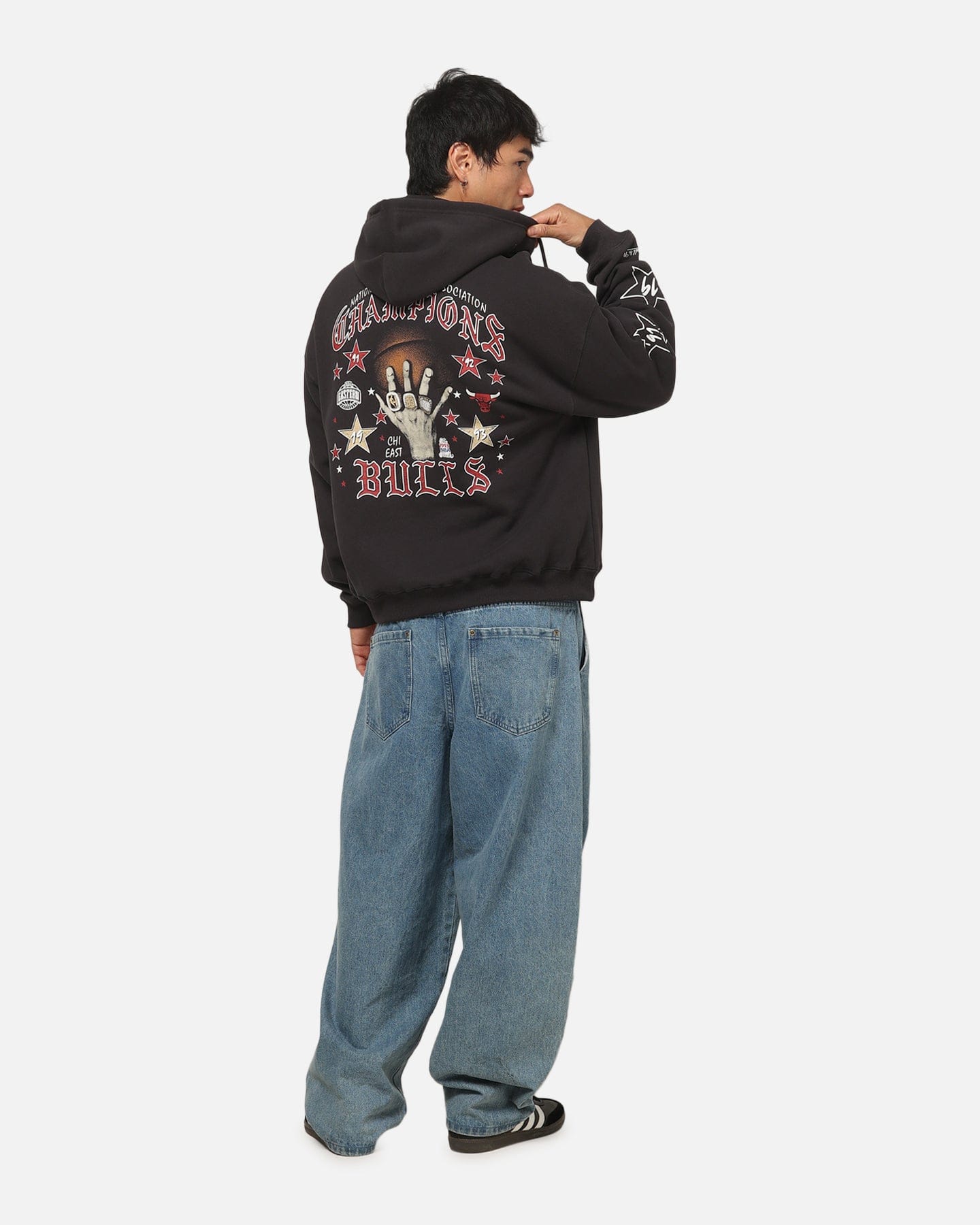 Mitchell & NESS Chicago Bulls Blackletter Champs Box Hoodie Washed Black