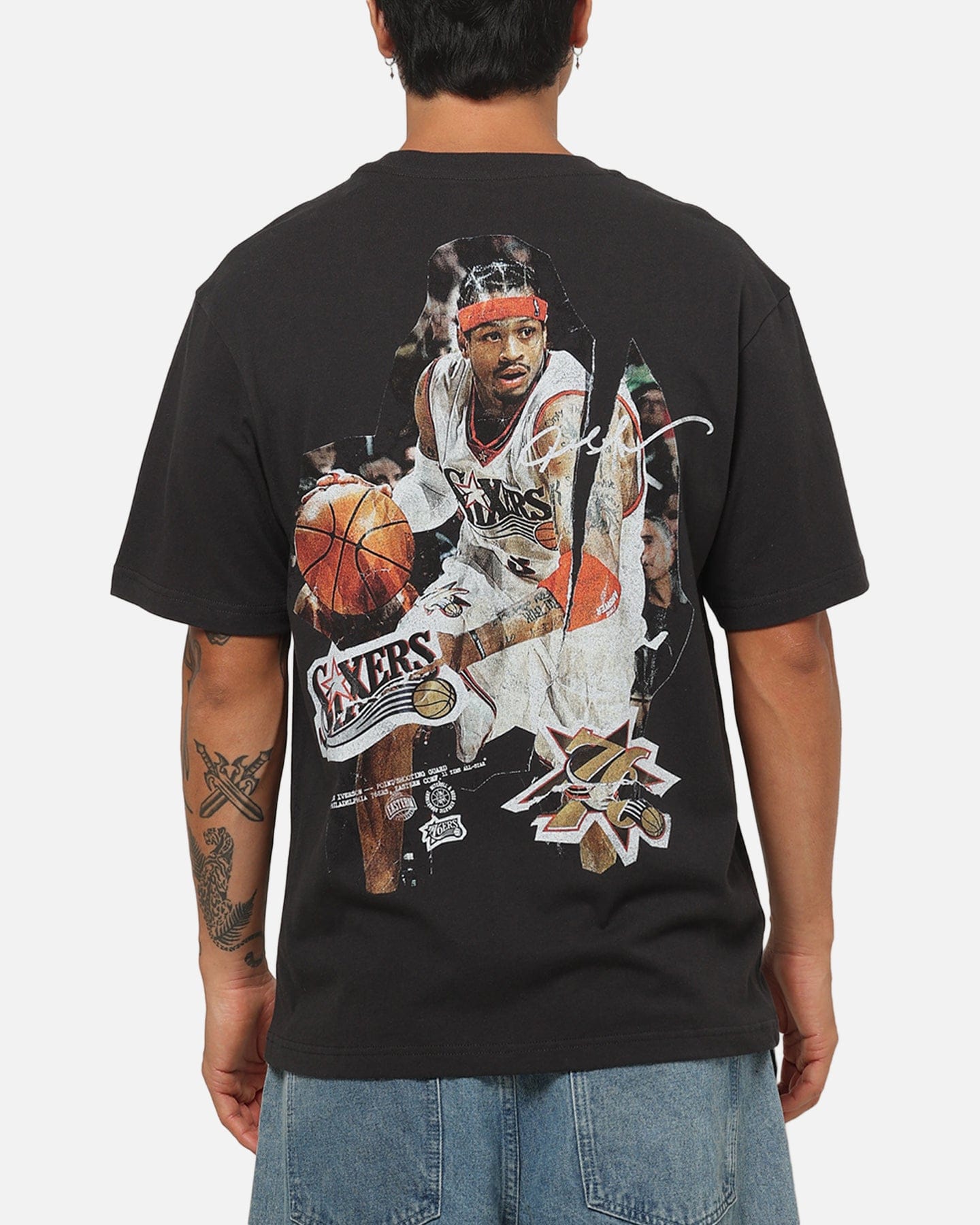 Mitchell & NESS Philadelphia 76ers Allen Iverson Ripped Player T - Shirt Washed Black