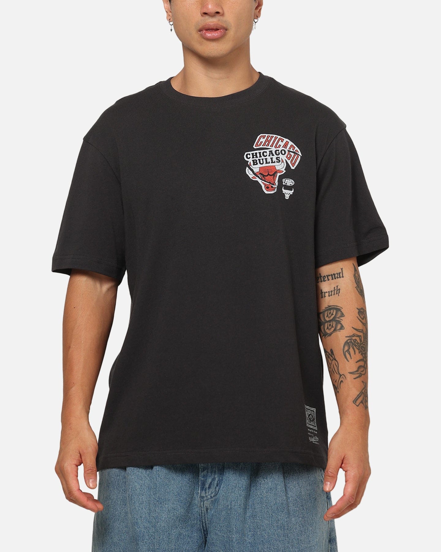 Mitchell & NESS Chicago Bulls Dennis Rodman Ripped Player T - Shirt Washed Black