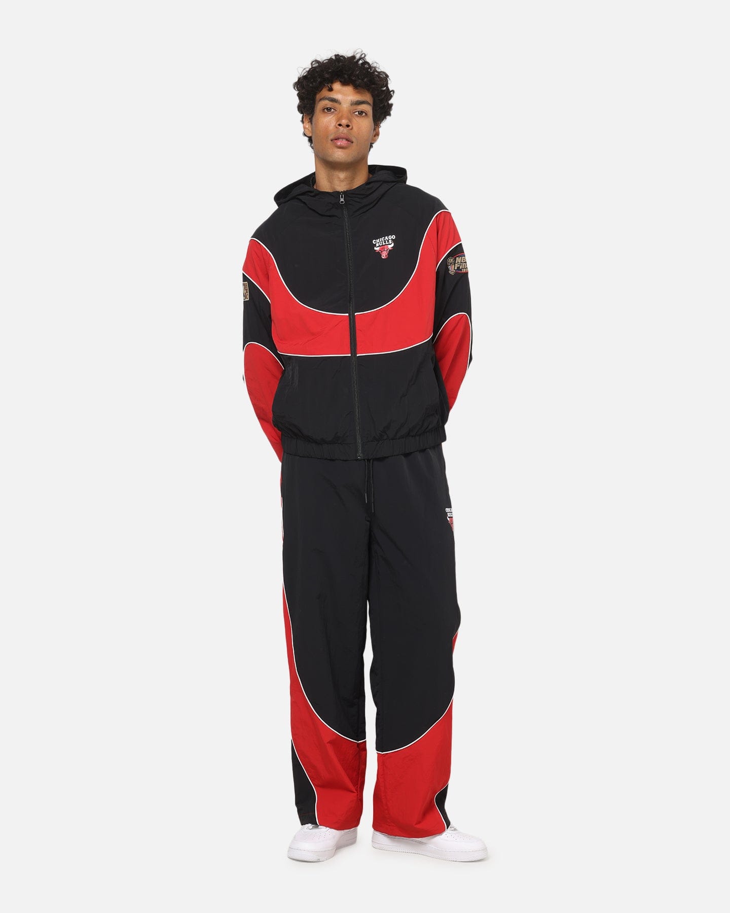 Mitchell & NESS Chicago Bulls Nylon Tracksuit Pants Black/Red