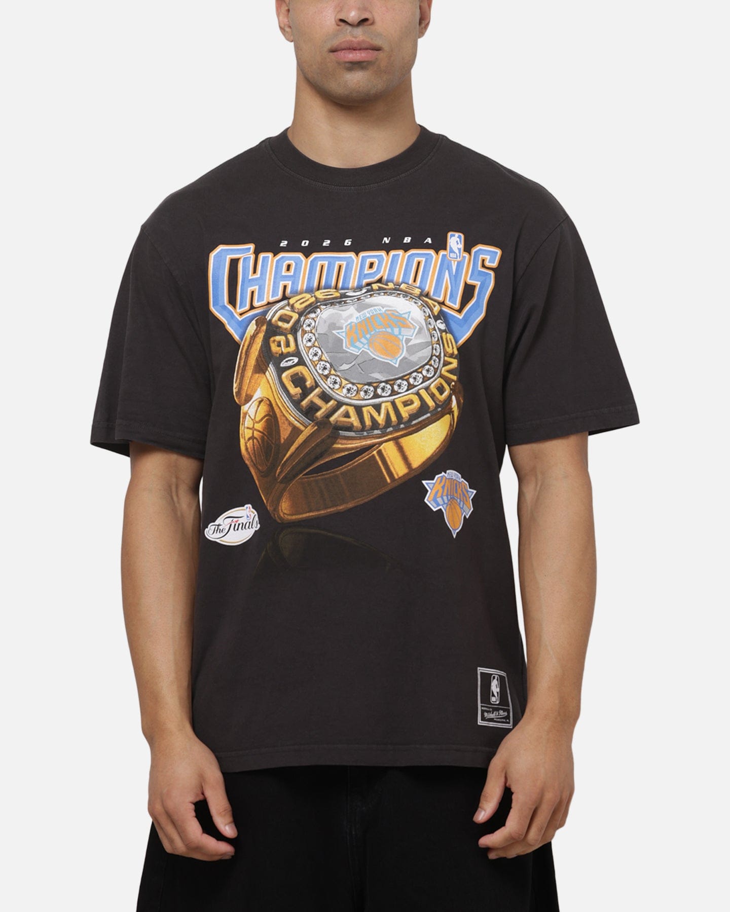 Mitchell & NESS New York Knicks 2026 NBA Champions Ring T - Shirt Washed Black