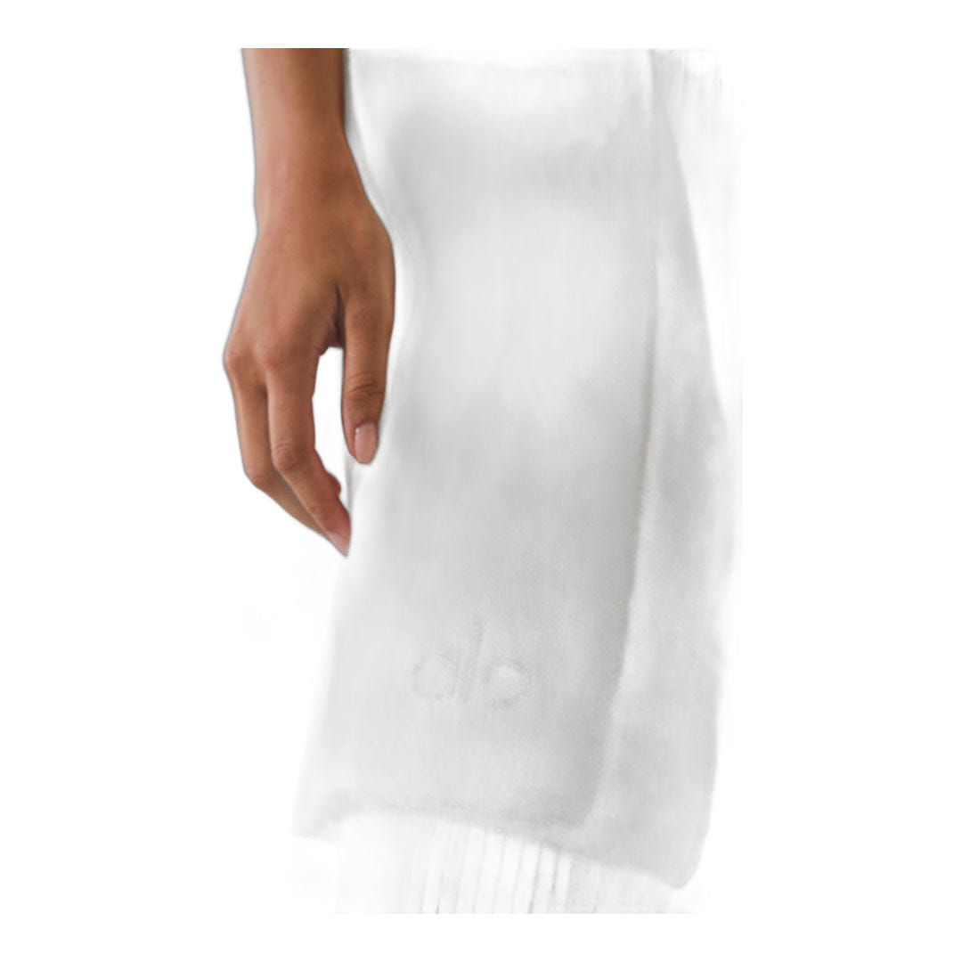 ALO Yoga alo Merino Wool Oversized Scarf - Ivory