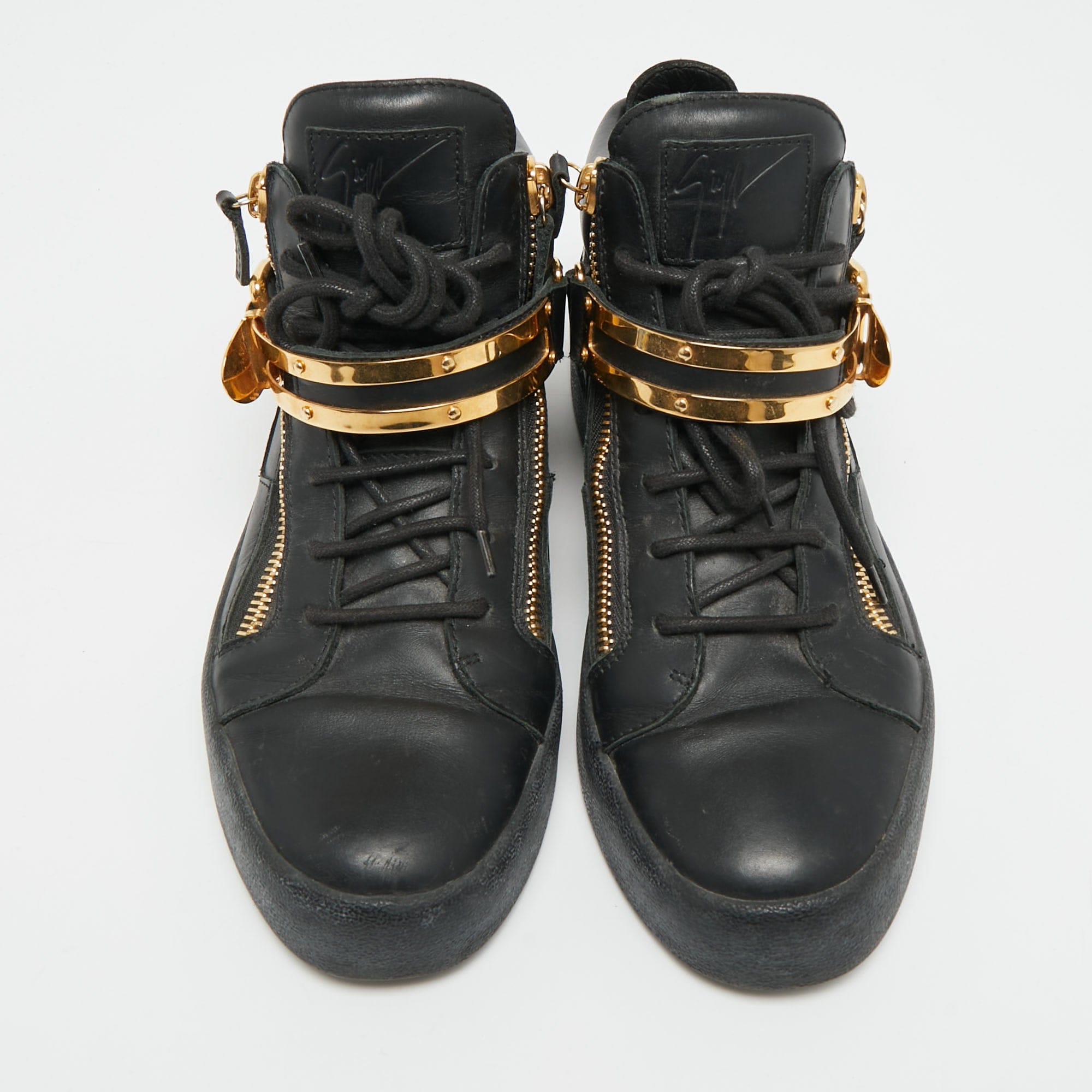Giuseppe Zanotti Coby