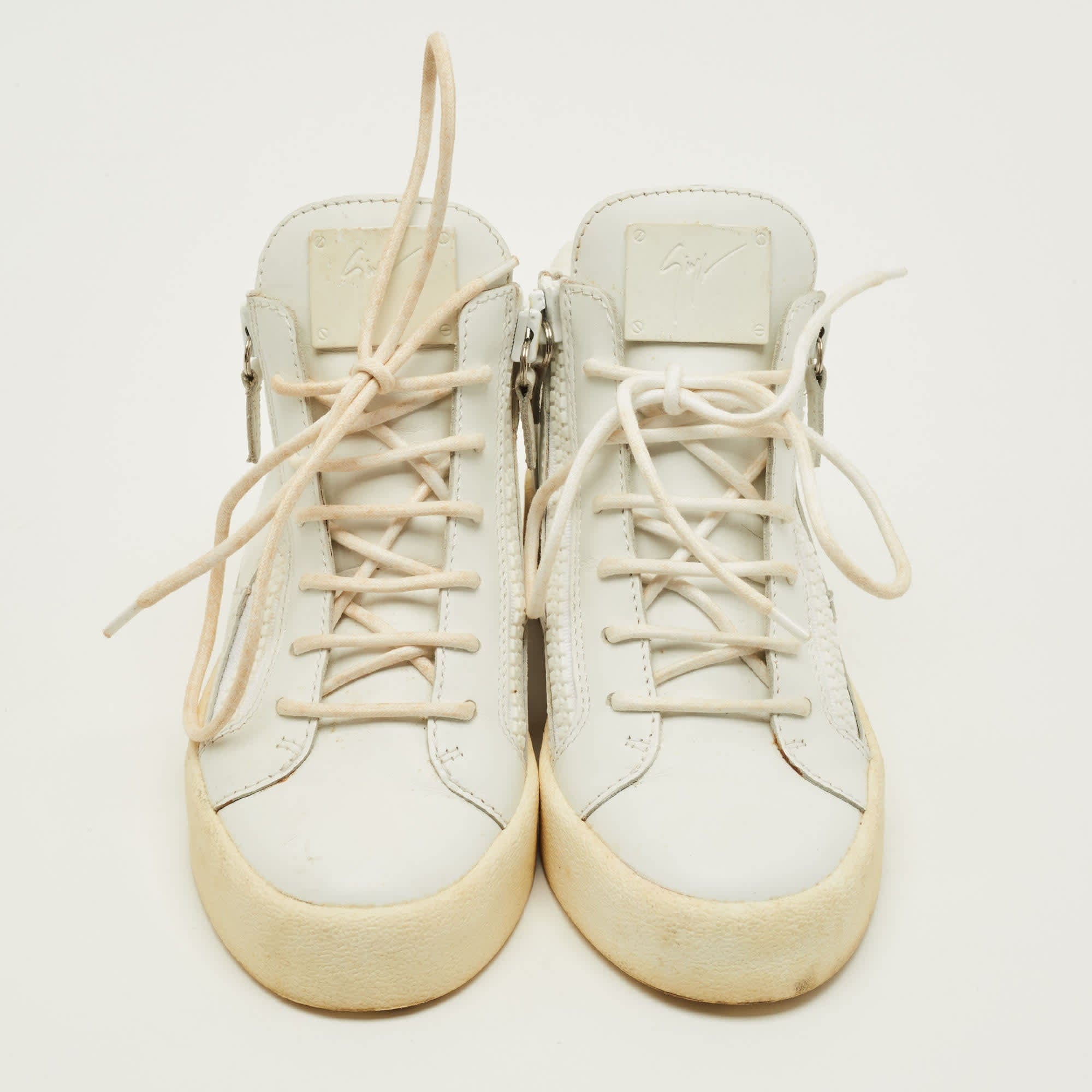 Giuseppe Zanotti Kriss