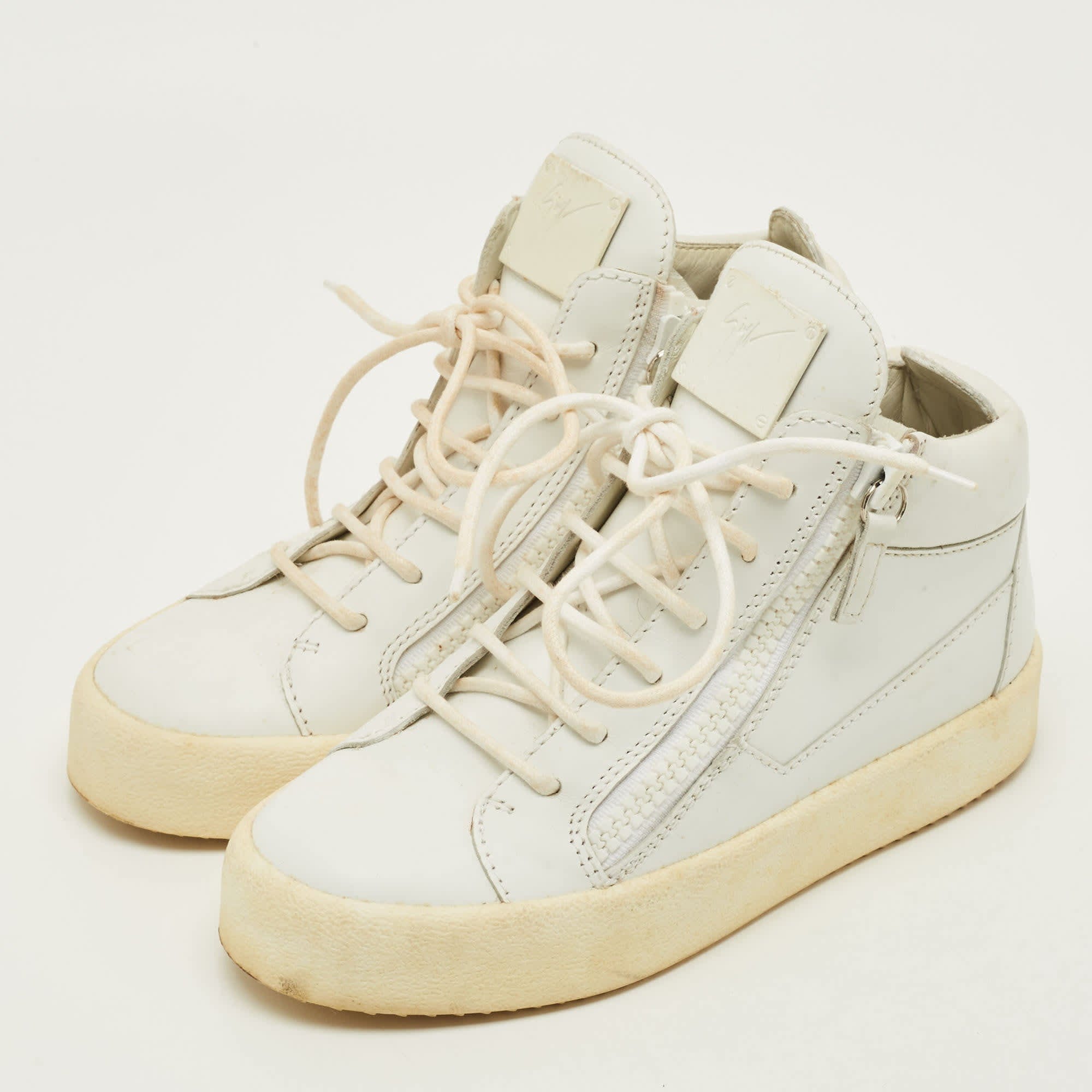 Giuseppe Zanotti Kriss