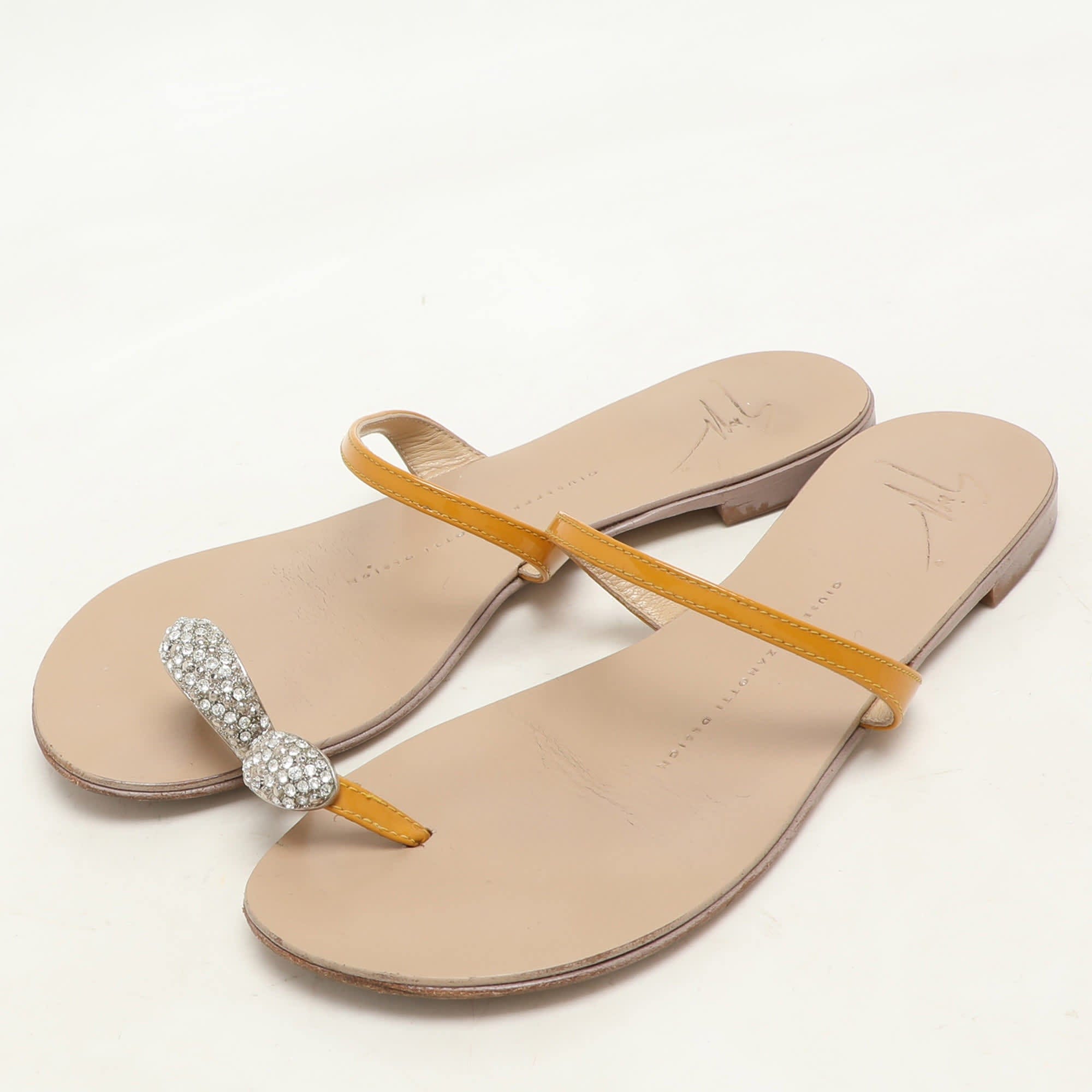 Giuseppe Zanotti Yellow Patent Leather Crystal Embellished Toe Ring Flat Sandals