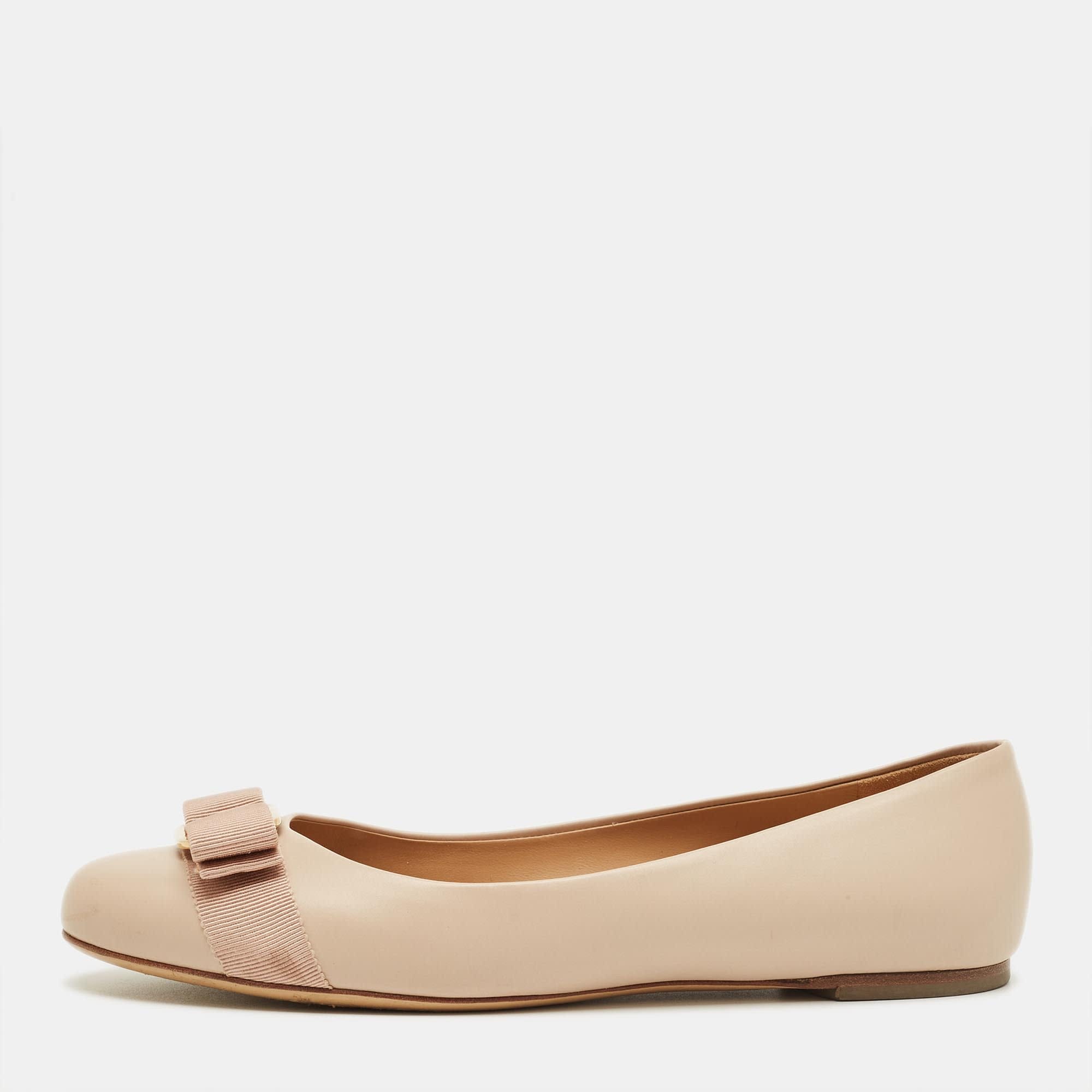 Salvatore Ferragamo Beige Leather Vara Bow Ballet Flats