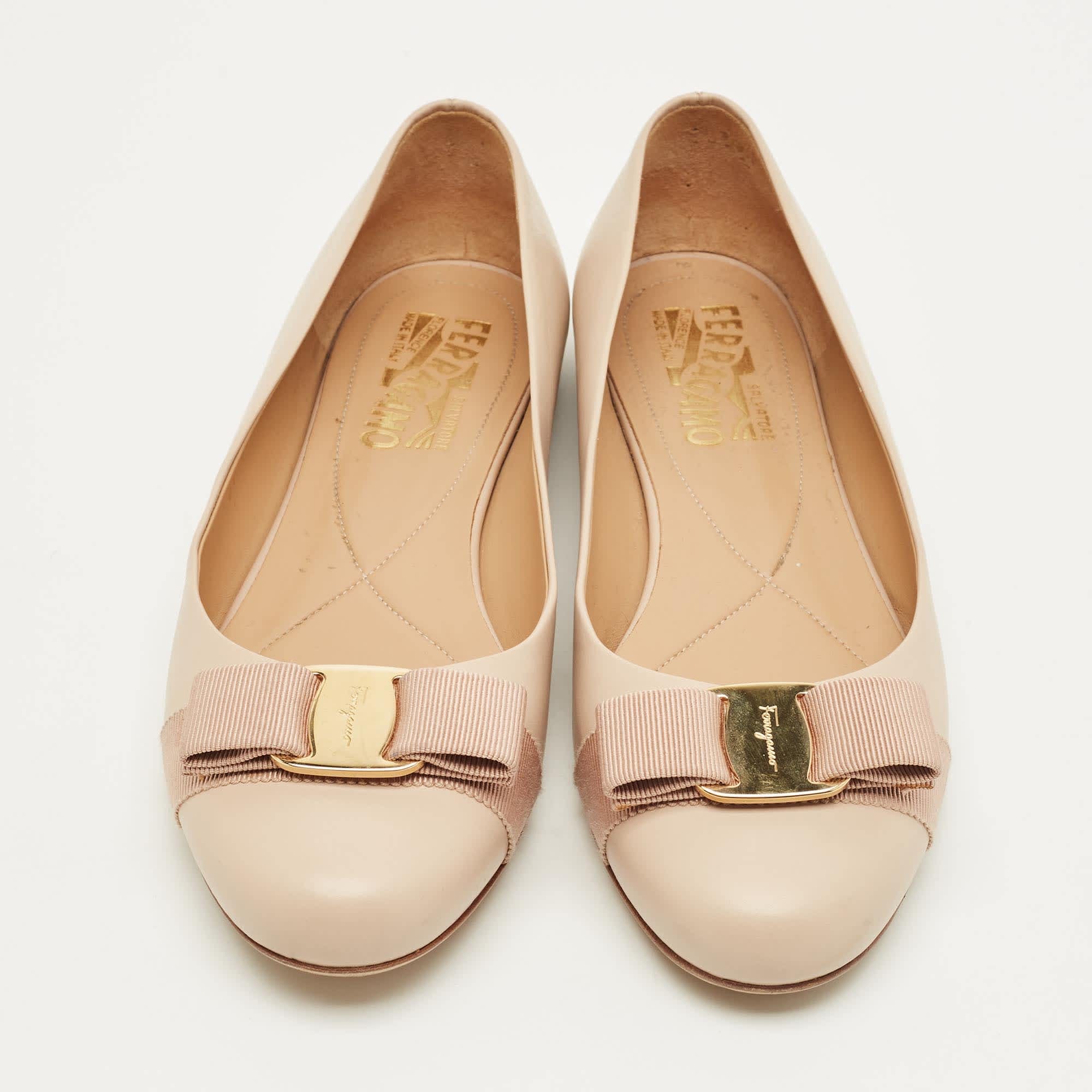 Salvatore Ferragamo Beige Leather Vara Bow Ballet Flats