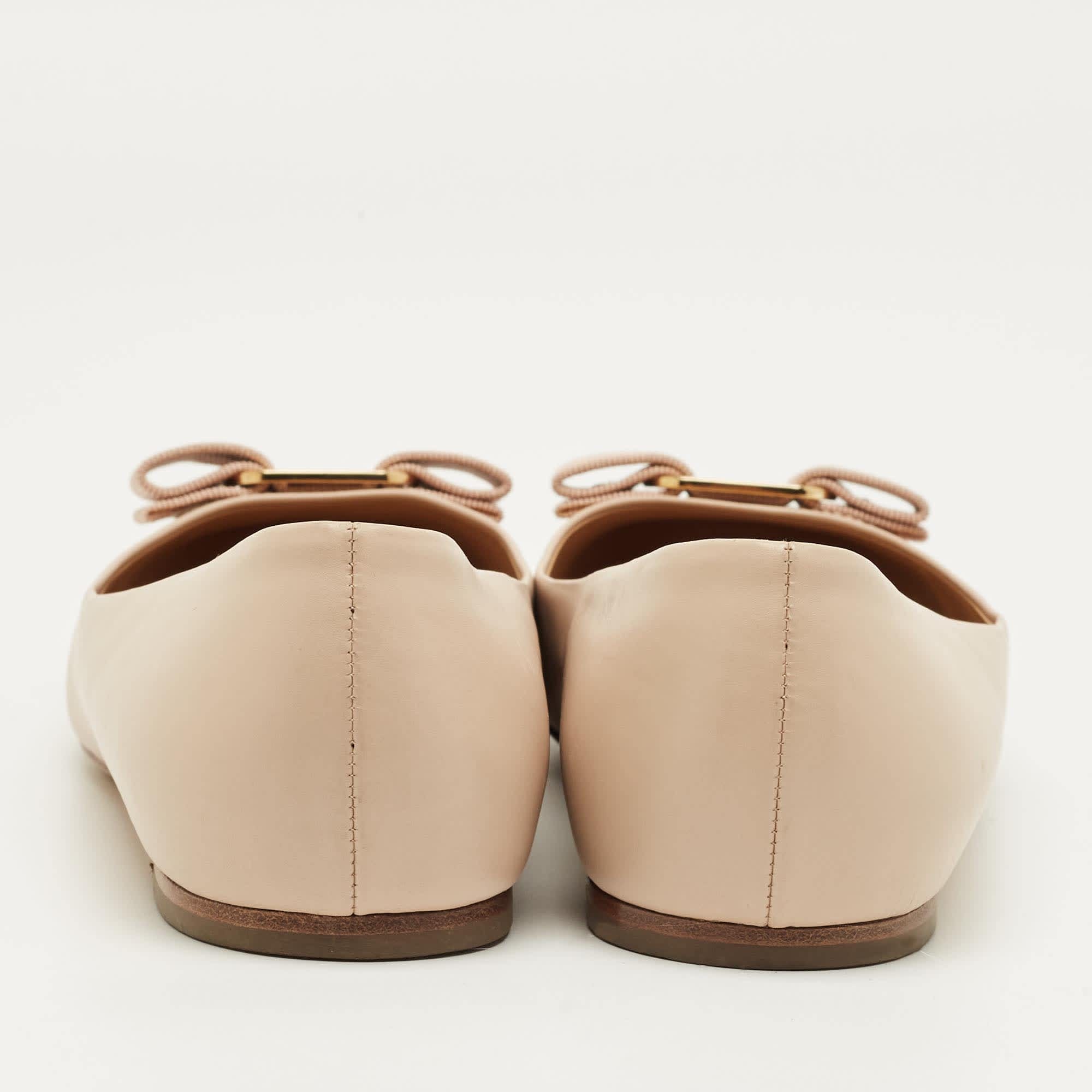 Salvatore Ferragamo Beige Leather Vara Bow Ballet Flats