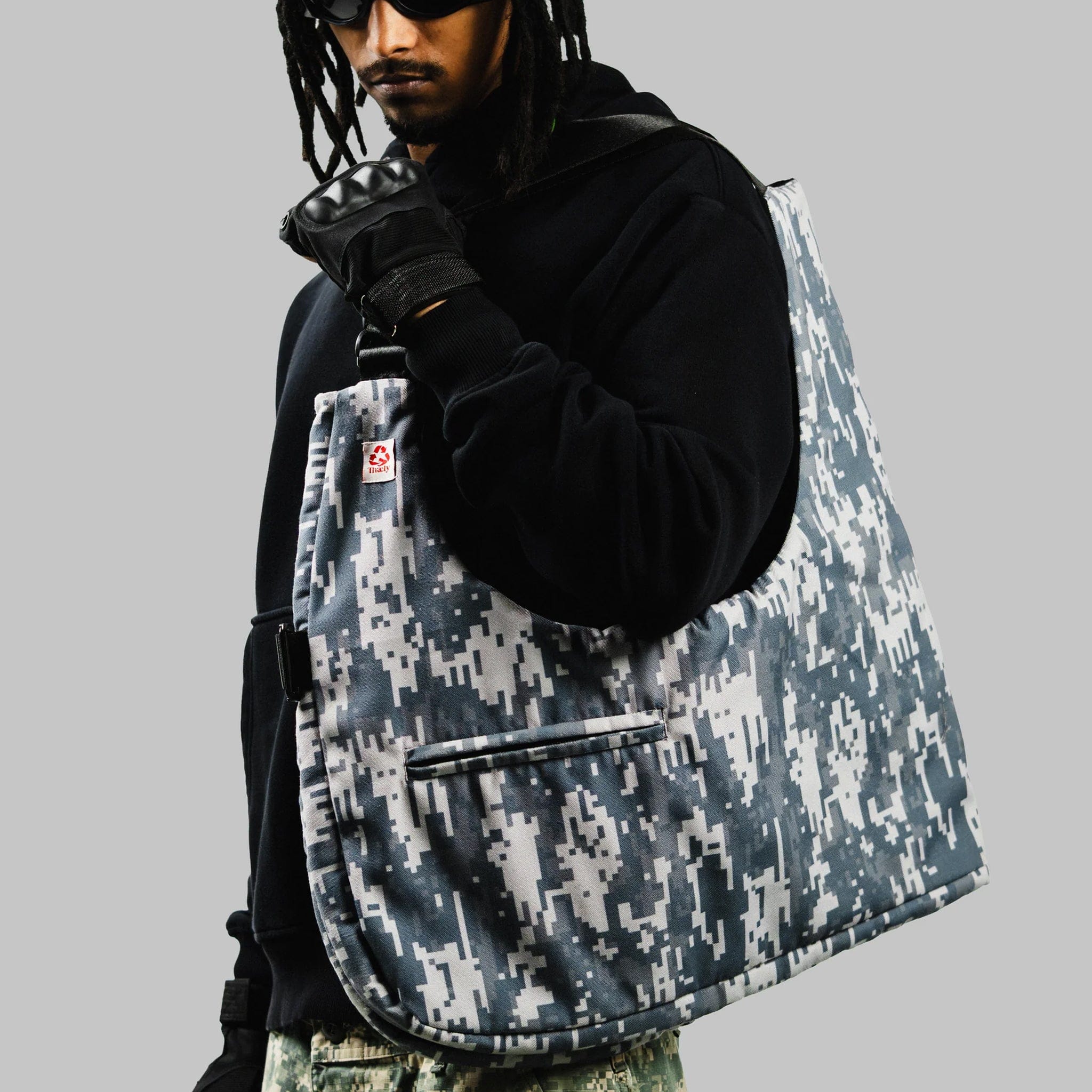 Thaely Digi Camo Convertible Vest Tote