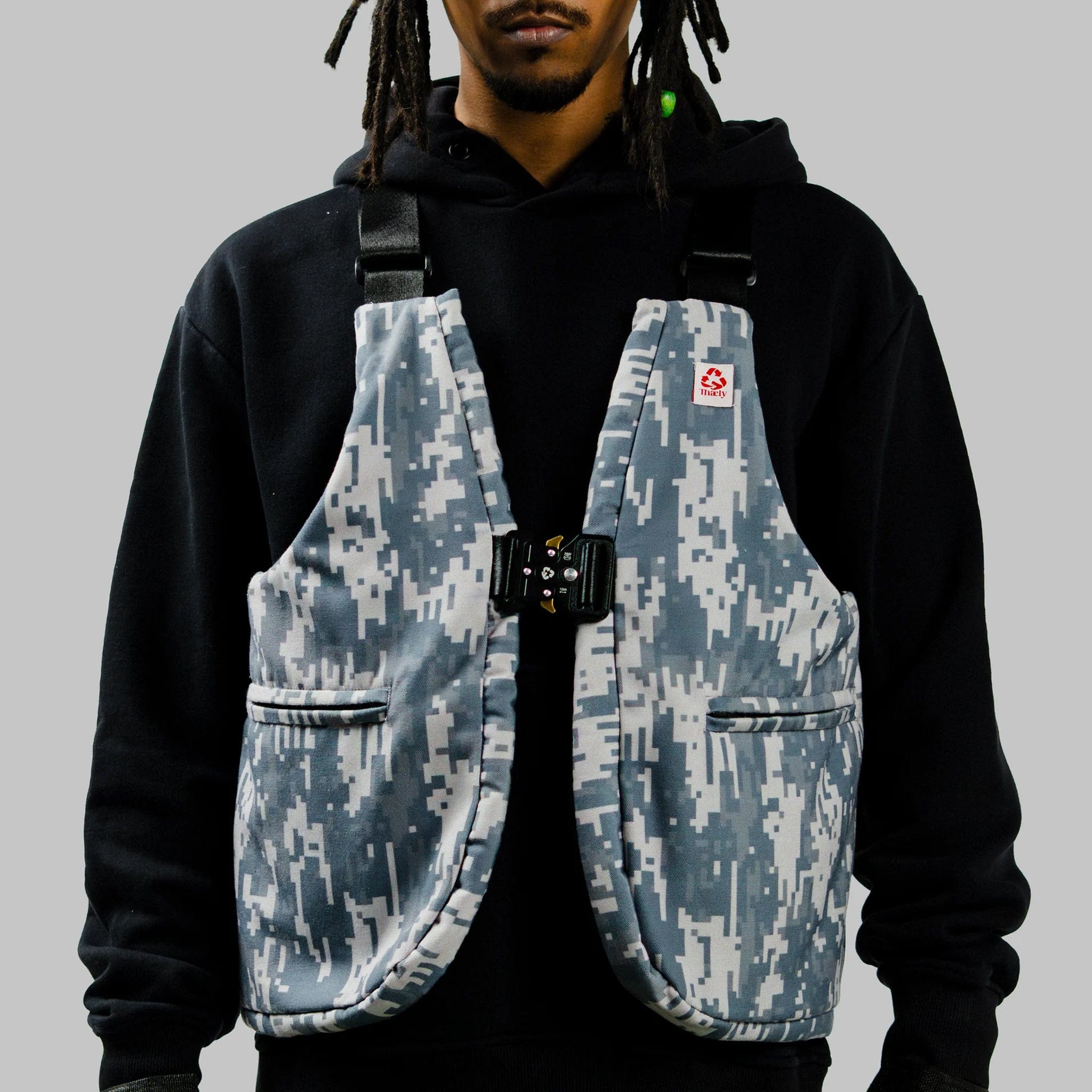 Thaely Digi Camo Convertible Vest Tote