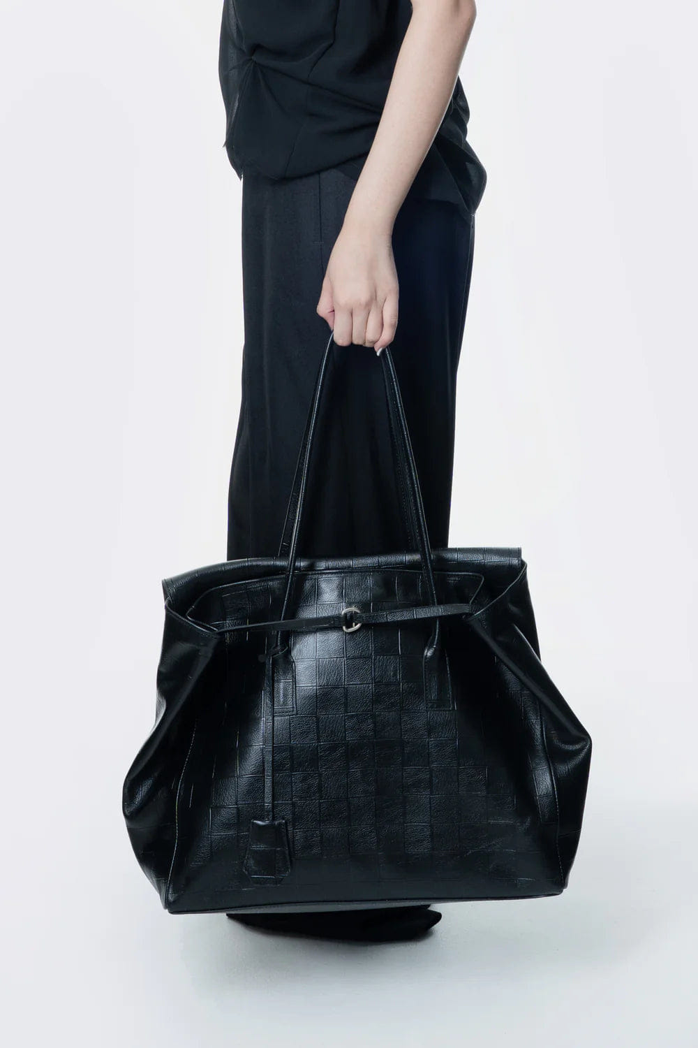 Aesthetic Pleasure Essens Leather Shoulder Bag in Black