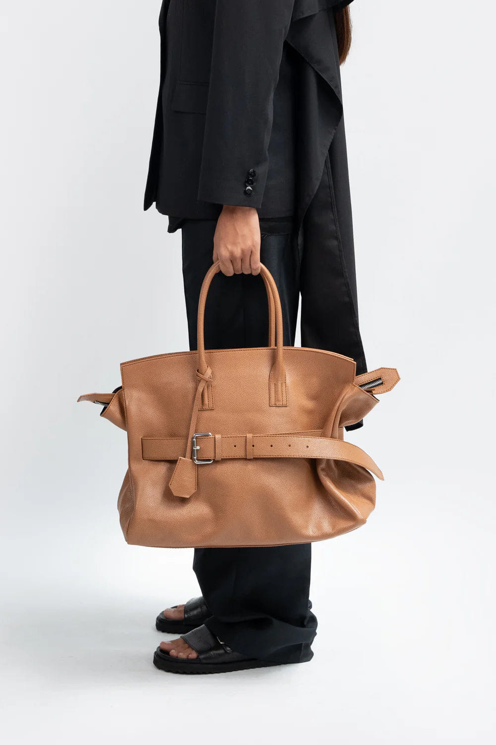 Aesthetic Pleasure Affix Grain Leather Shoulder Bag in Brown