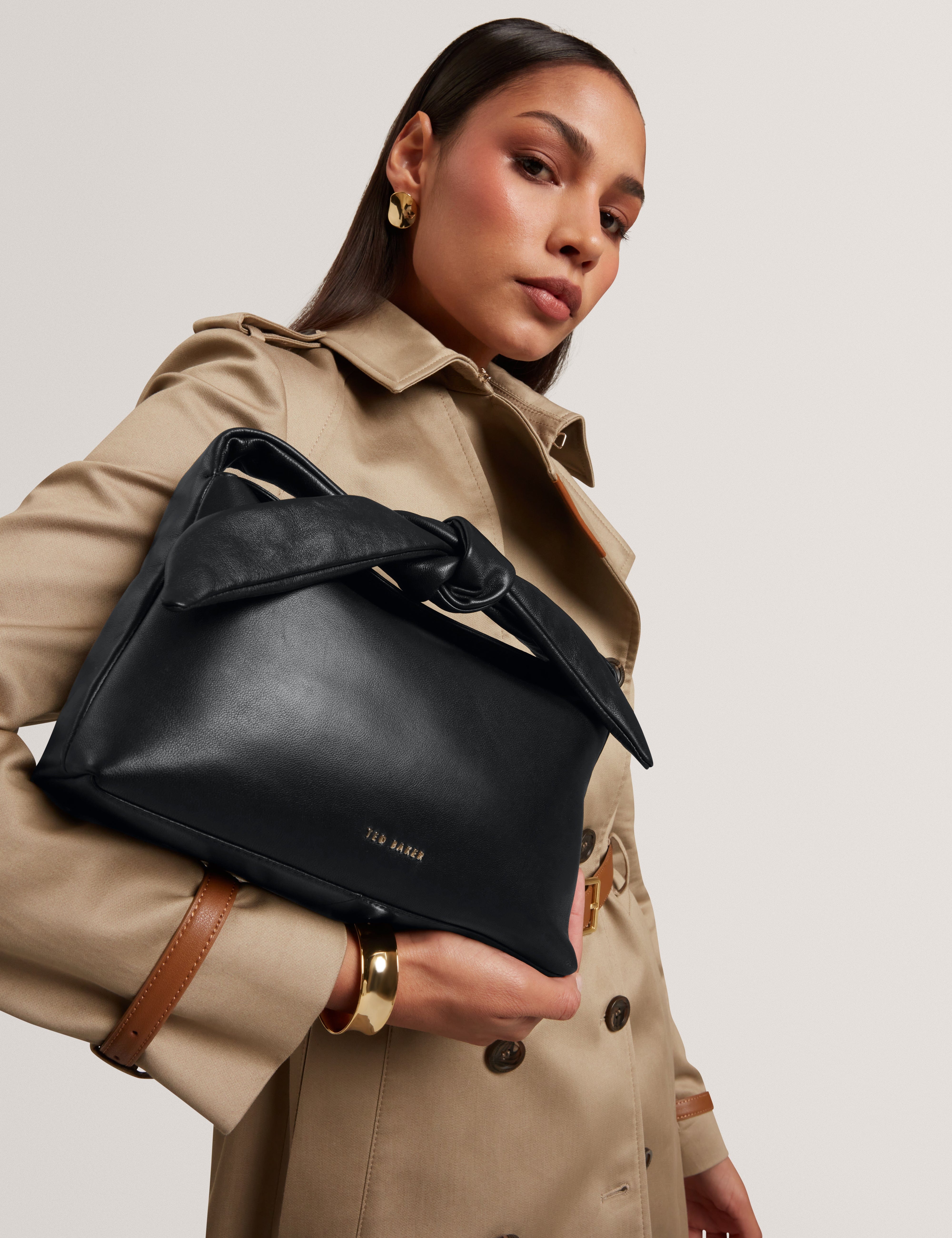 SOFT Nyaal Soft Knot Bow Leather Shoulder Bag Black