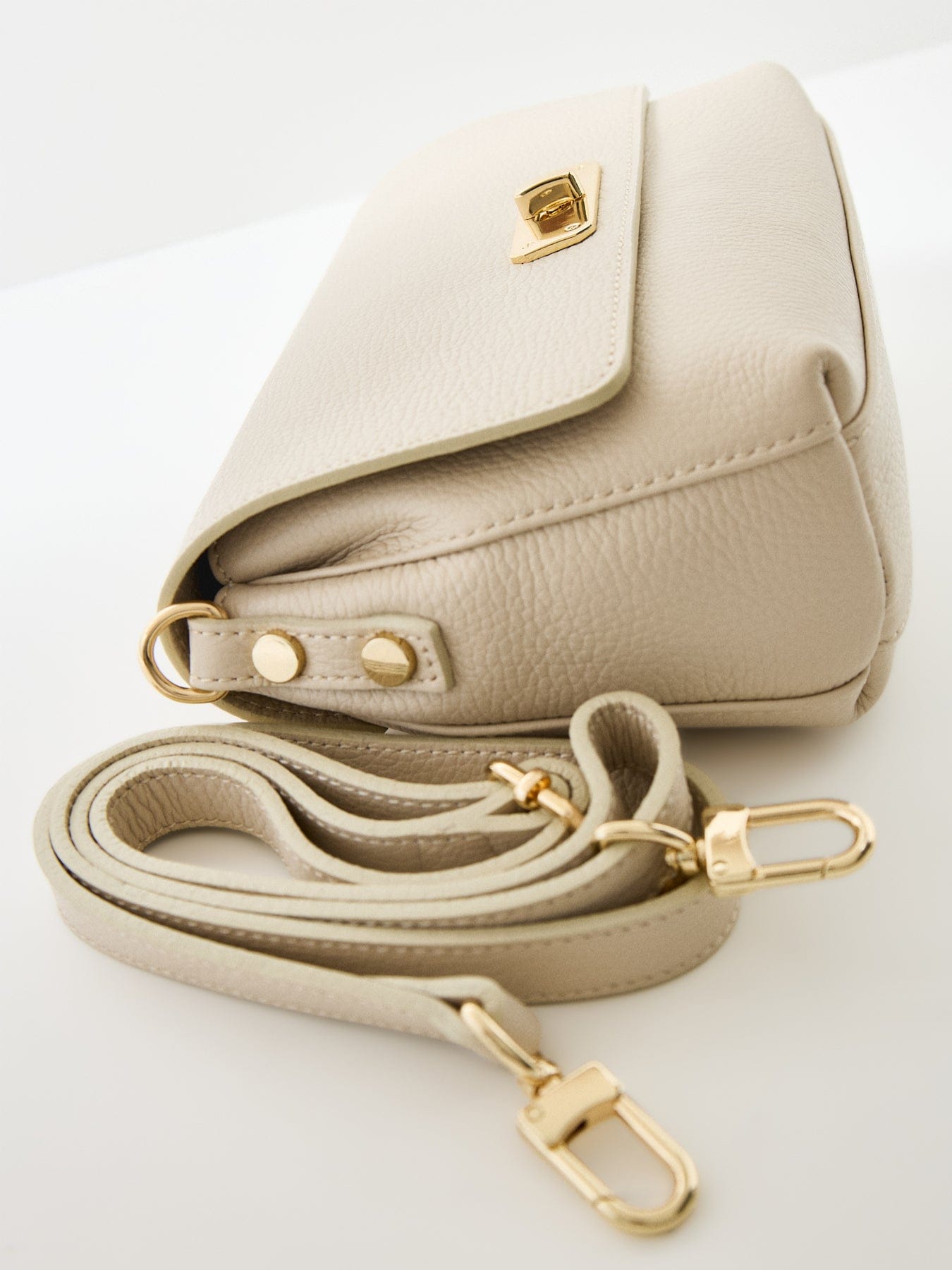 Apatchy London Maisie Midi Leather Shoulder Bag White