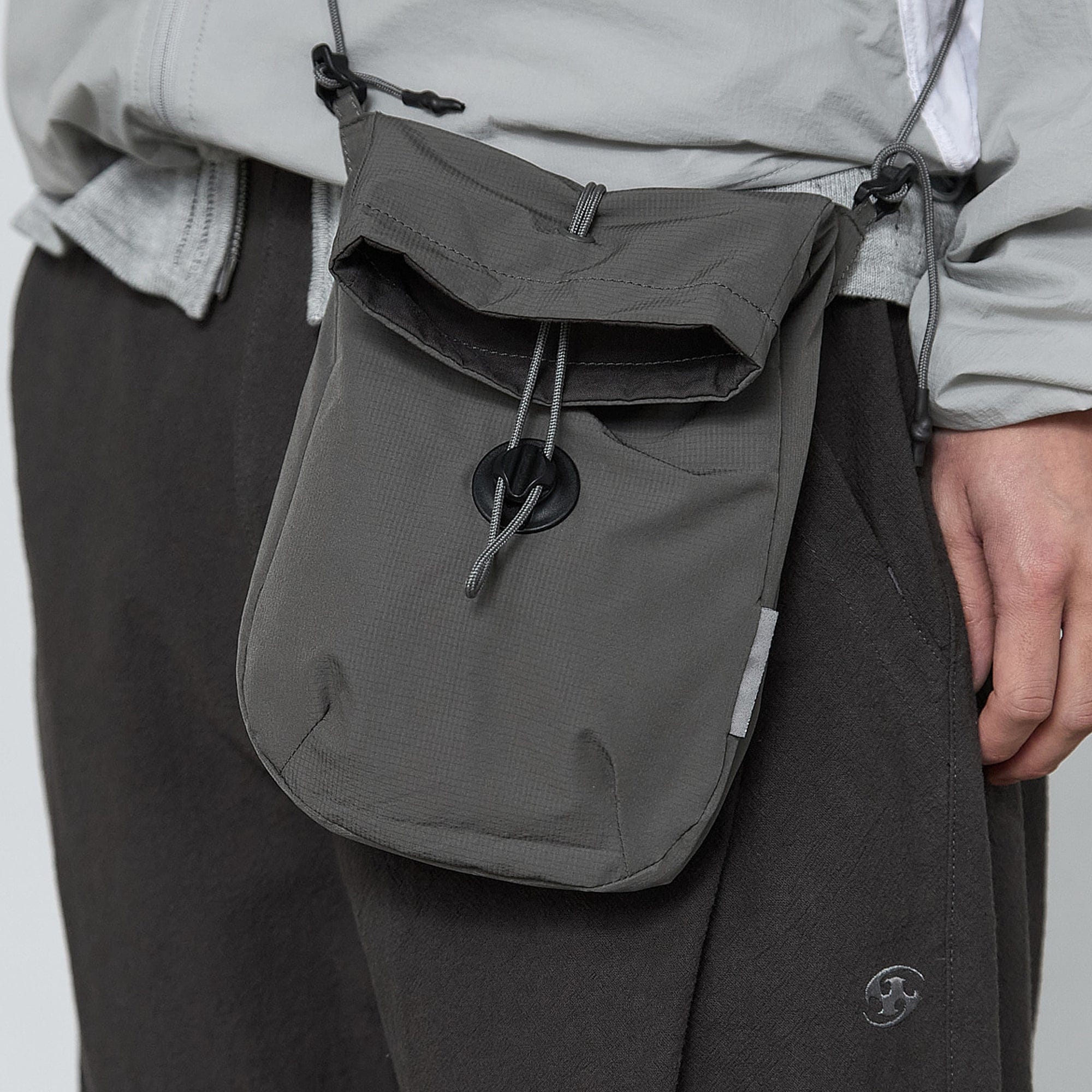 San San Gear Mens Magnet Clip Bag