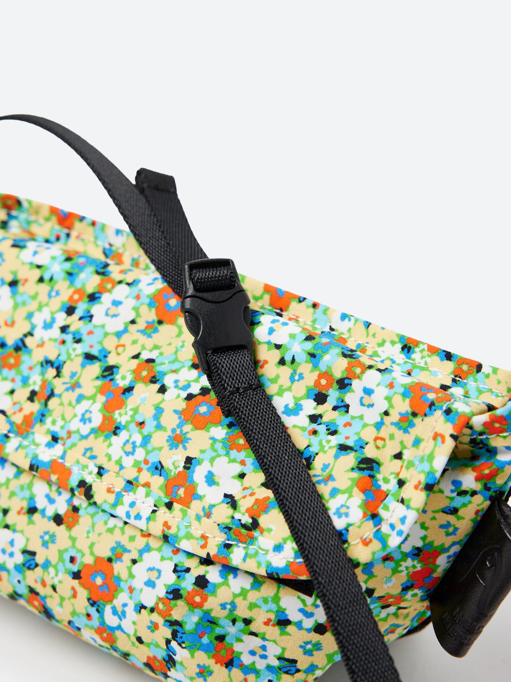 Amiacalva Nylon Portable Messenger