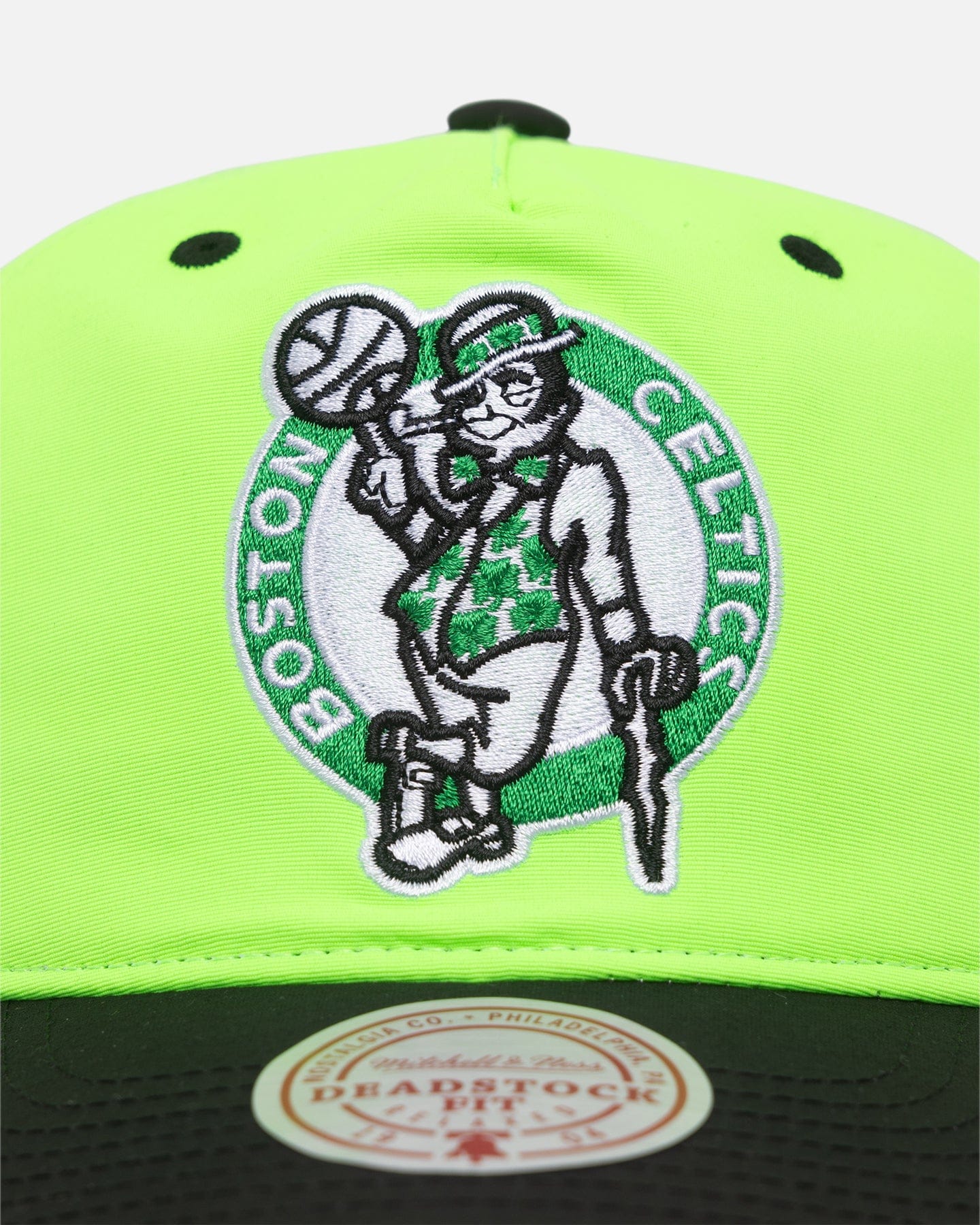 Mitchell & NESS Boston Celtics Nylon Deadstock 2 - Tone Snapback Neon Green/Black