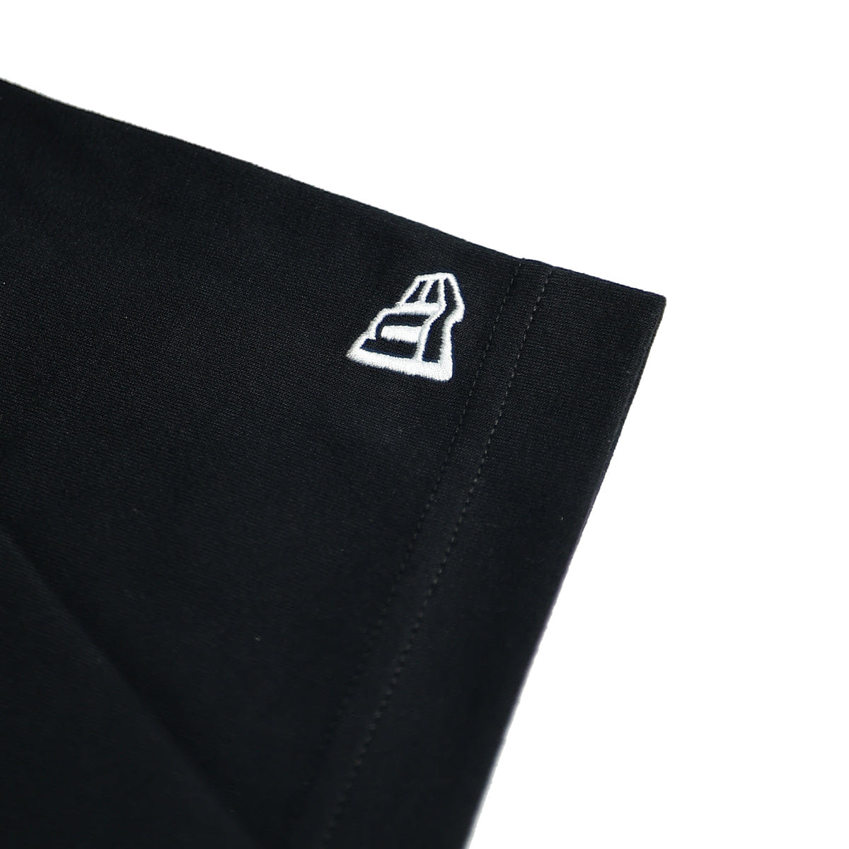 New Era SS T-Shirt MOUNTAINS OUTDOOR BLACK