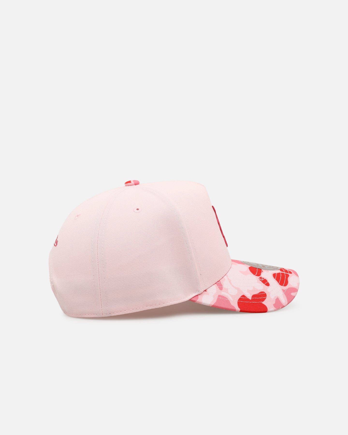 Mitchell & NESS Detroit Tigers Pink Camo Pro Pinch Snapback Pink