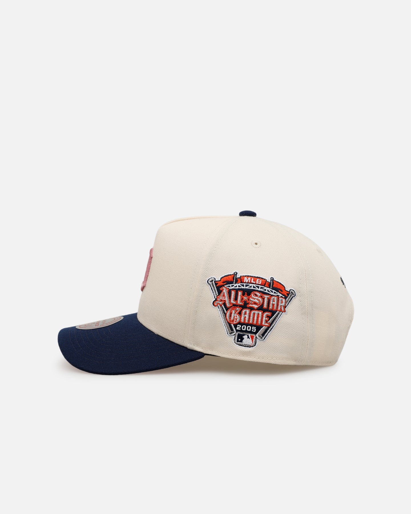 Mitchell & NESS Detroit Tigers Pink Team Logo Pro Pinch Snapback Off White