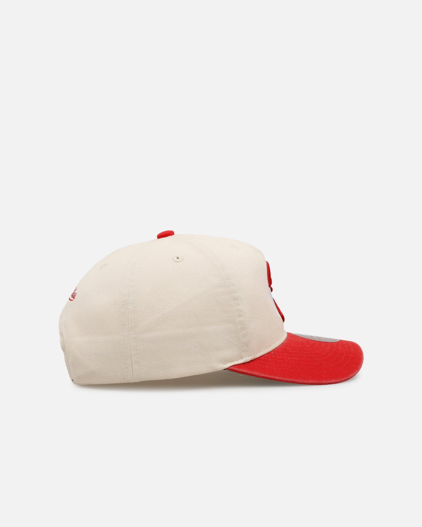 Mitchell & NESS Atlanta Hawks Washed Cotton Deadstock Snapback Off White