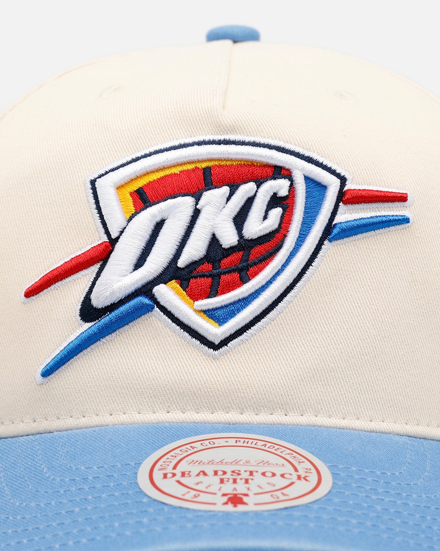 Mitchell & NESS Oklahoma City Thunder Washed Cotton Deadstock Snapback Off White