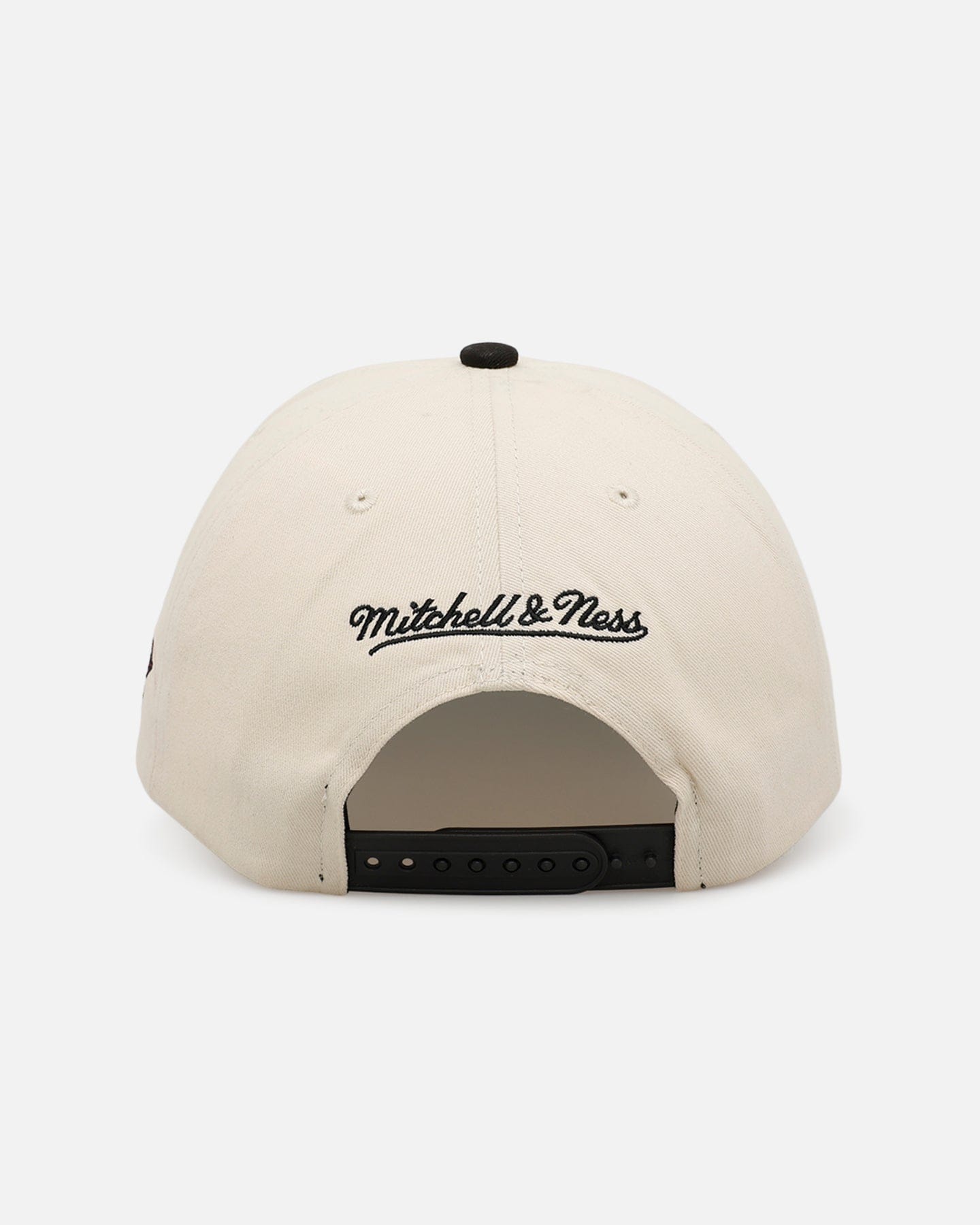Mitchell & NESS Chicago Bulls Washed Cotton Deadstock Snapback Off White