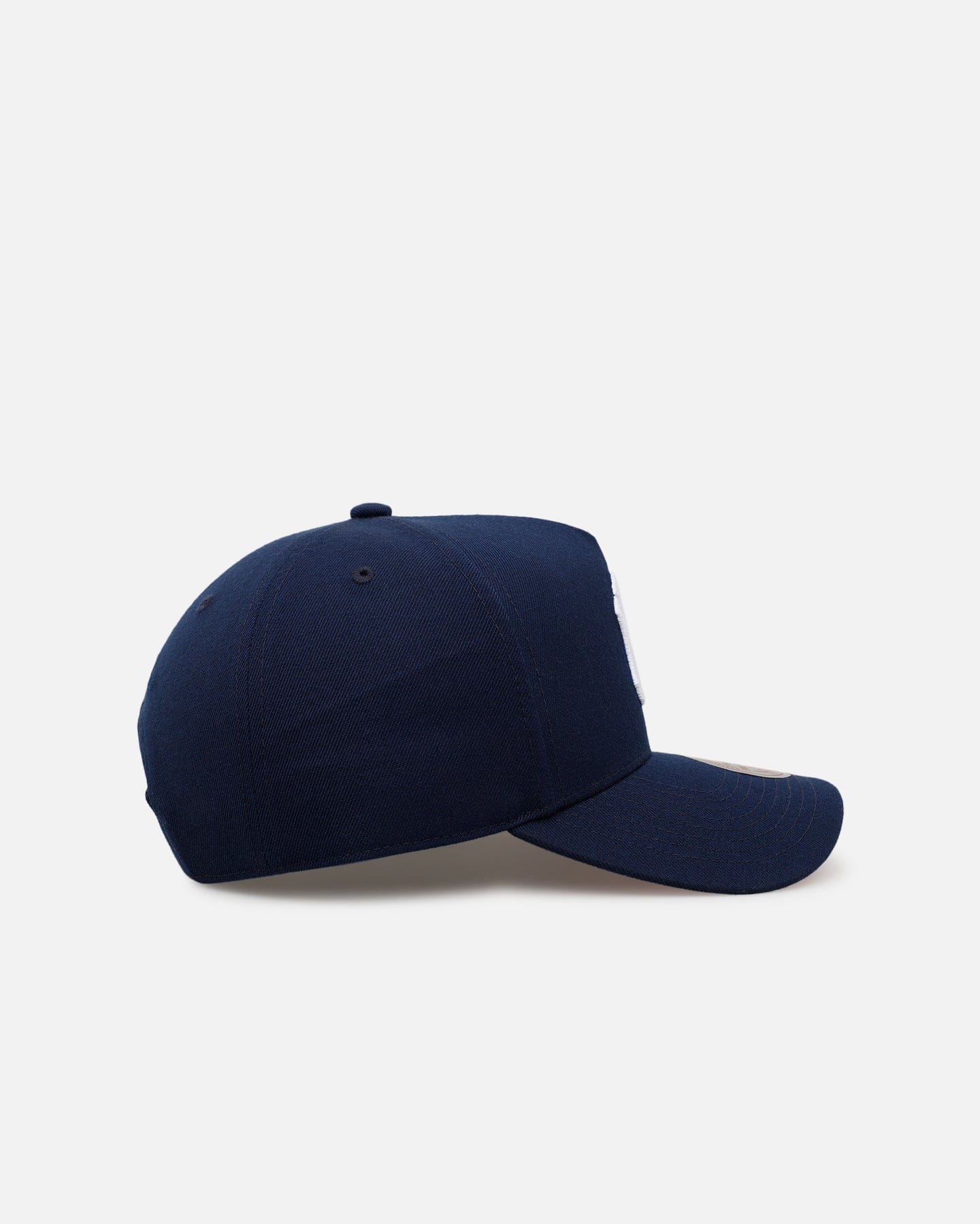 Mitchell & NESS New York Yankees Pink Side Patch Pro Pinch Snapback Official Team Color