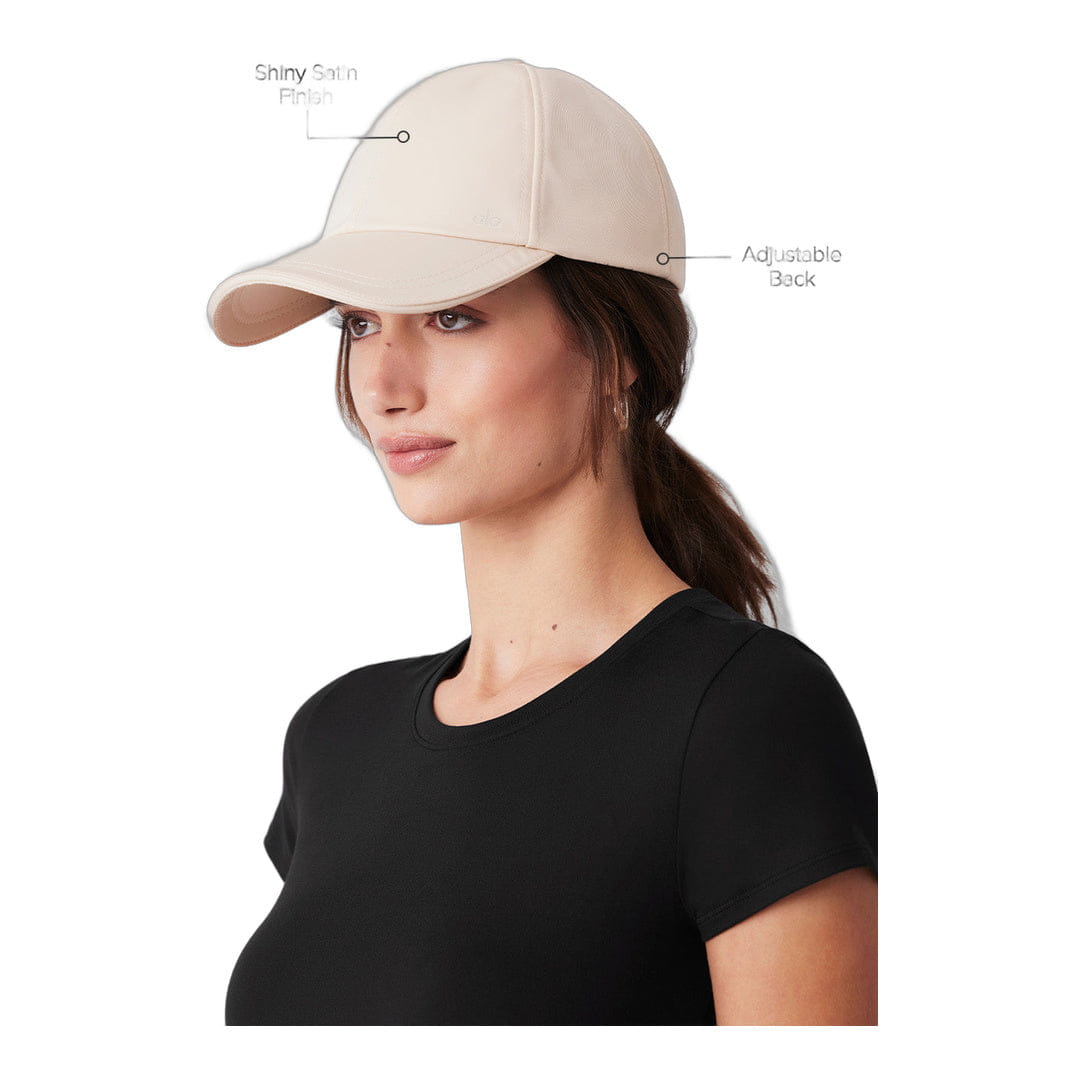 ALO Yoga alo Satin Off - Duty Cap - Creme