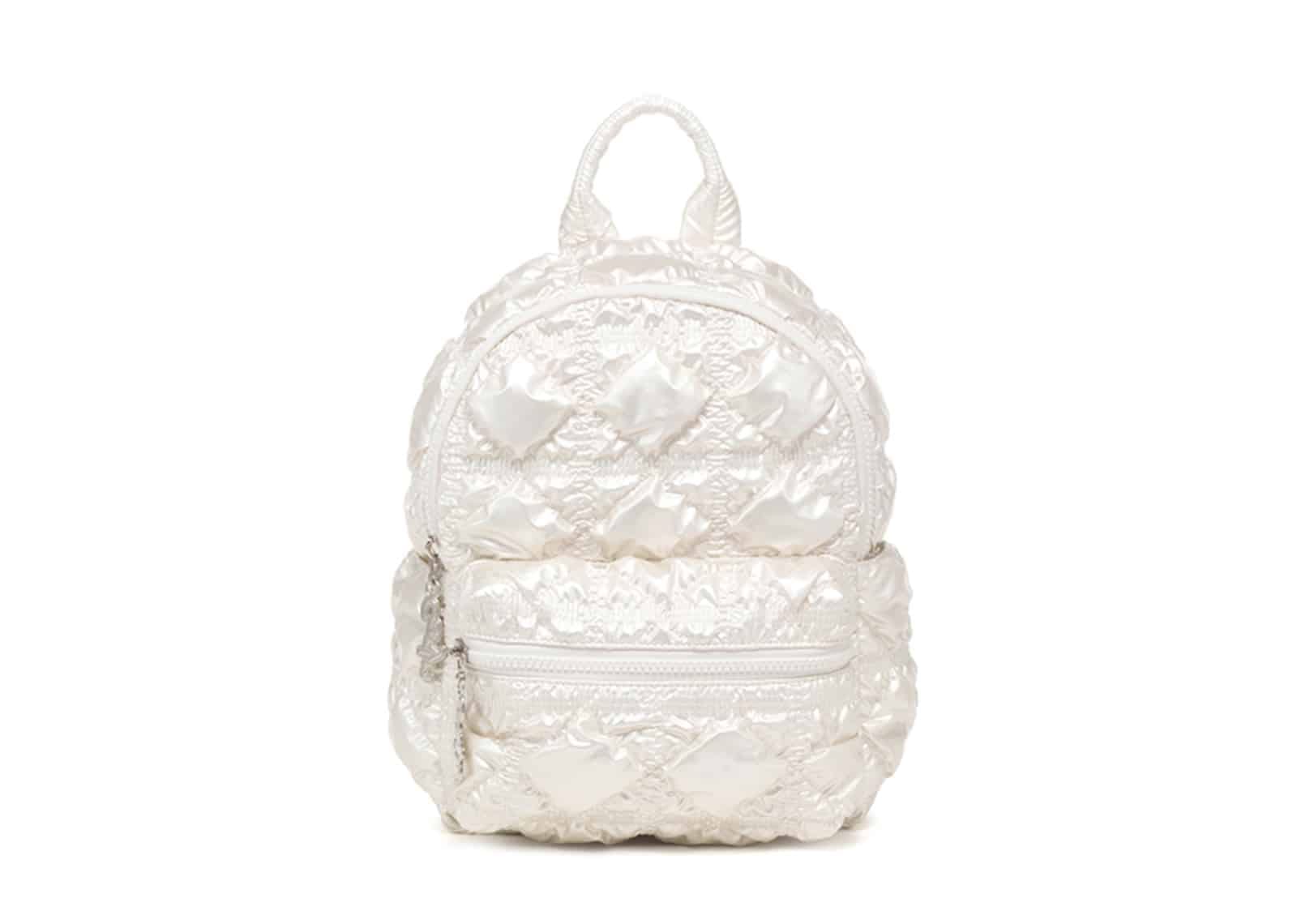 Carlyn Mellow Bag Pearl White H75130010