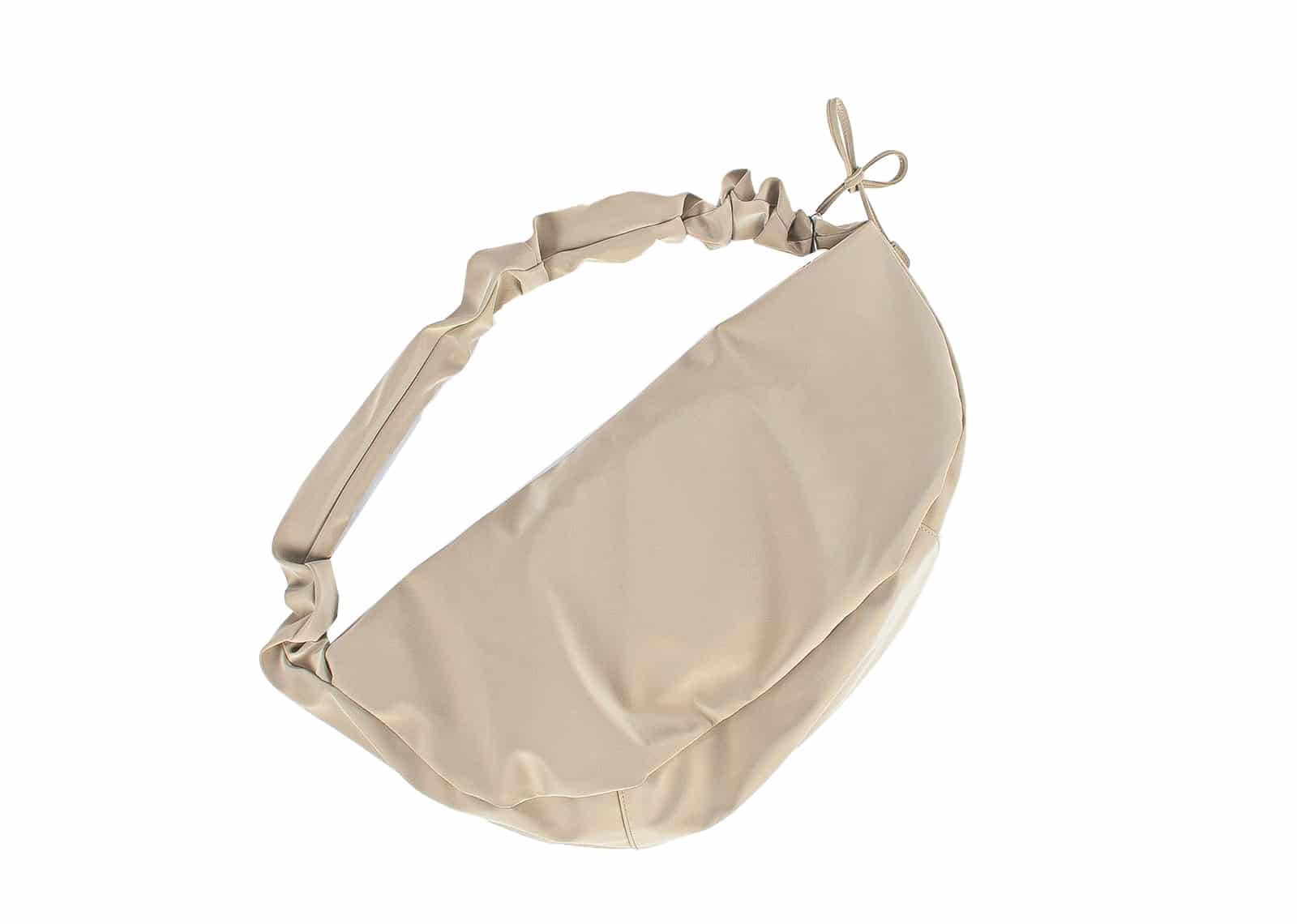 Carlyn Babe M Bag Beige H73104020