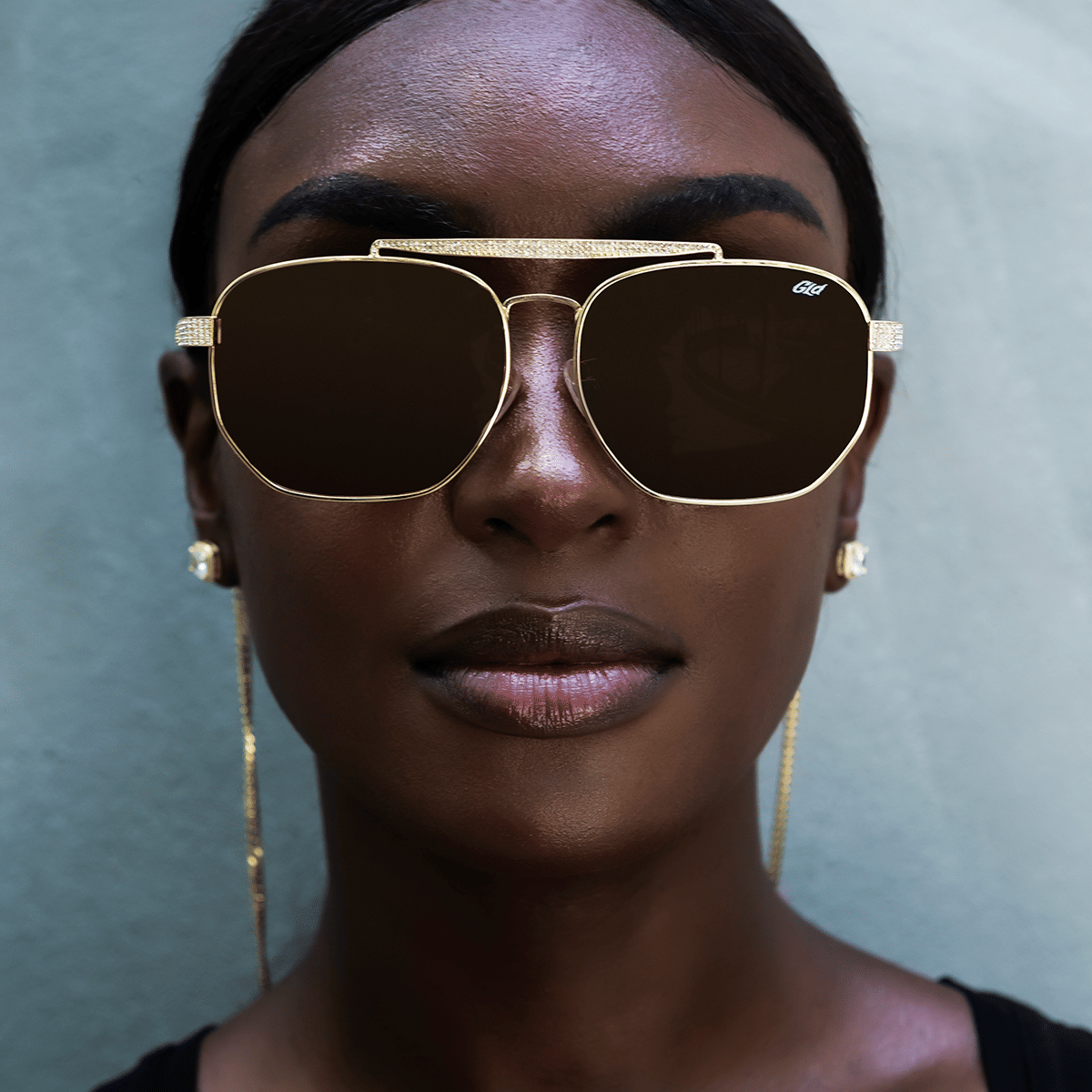 GLD Women The Grove Sunglasses in Yellow Gold with Sunglass Chain