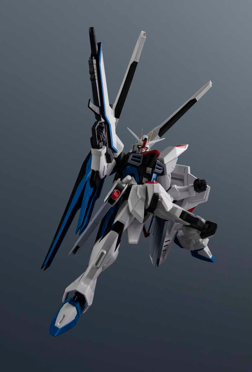 Bandai **Pre Order**Gundam Universe ZGMF - X10A Freedom Gundam RENEWAL Mobile Suit Gundam SEED Action Figure