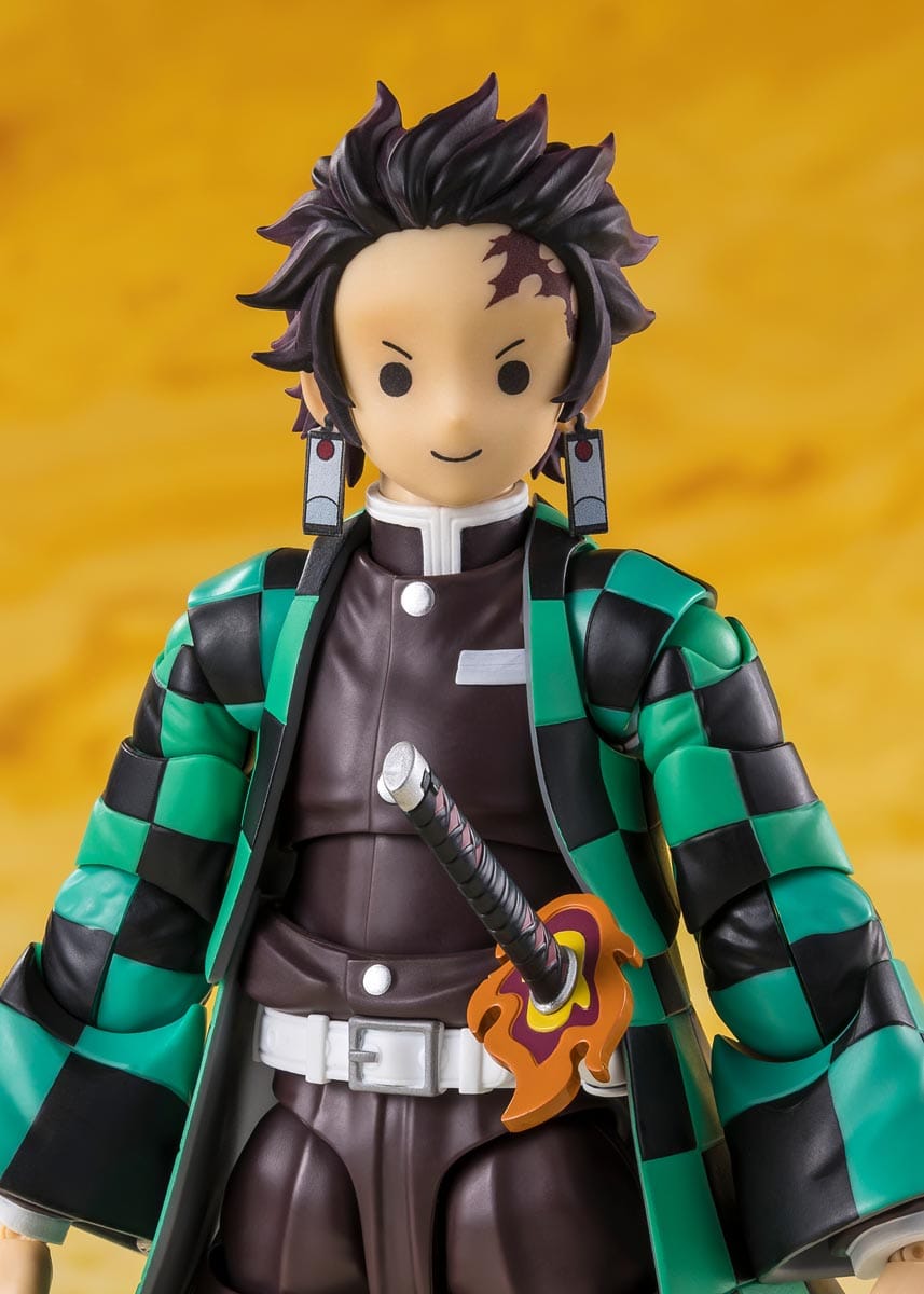 Bandai S.H. Figuarts Zenitsu Agatsuma Demon Slayer: Kimetsu no Yaiba Action Figure