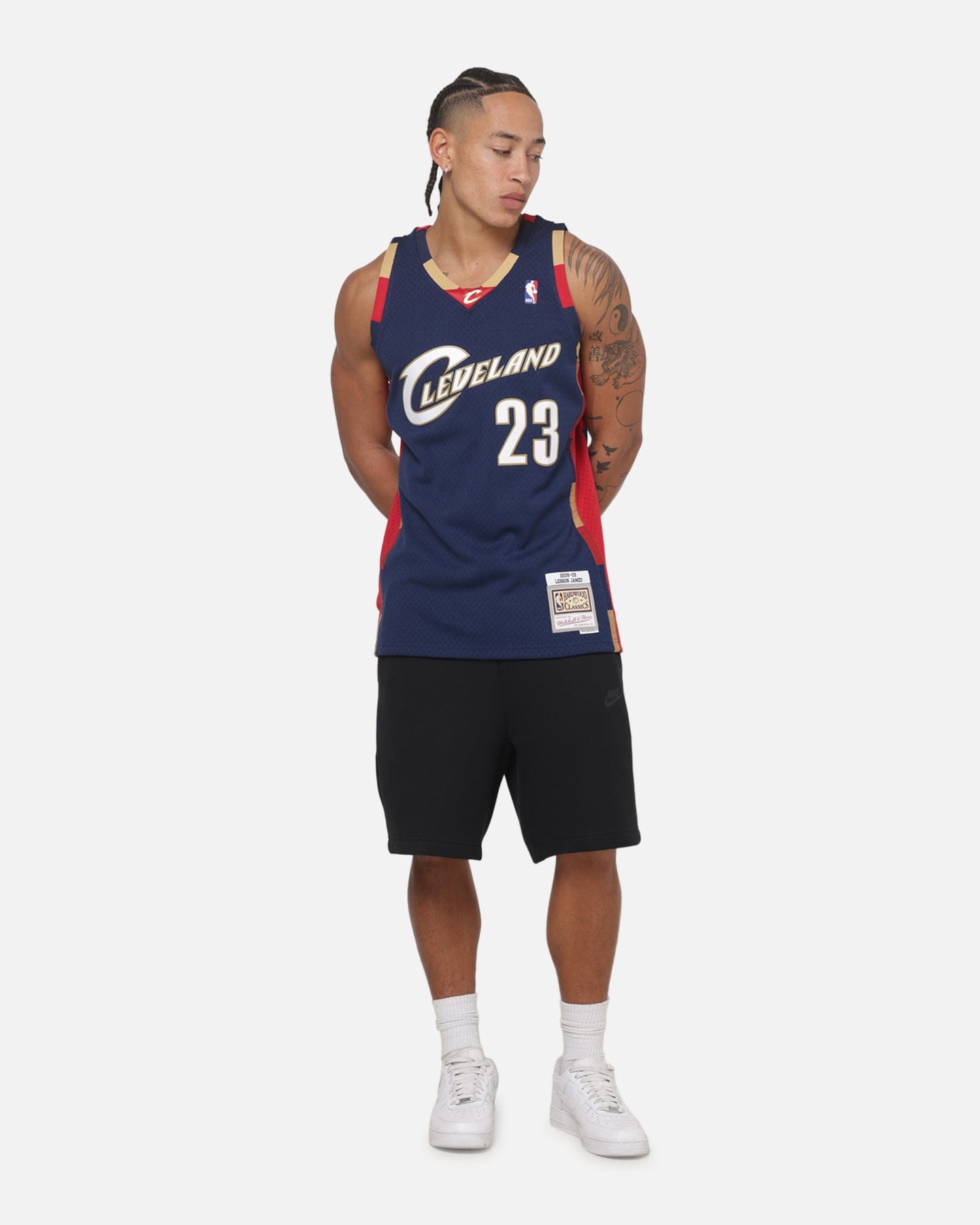 Mitchell & NESS Cleveland Cavaliers Lebron James #23 '08 - '09 Swingman Jersey Navy