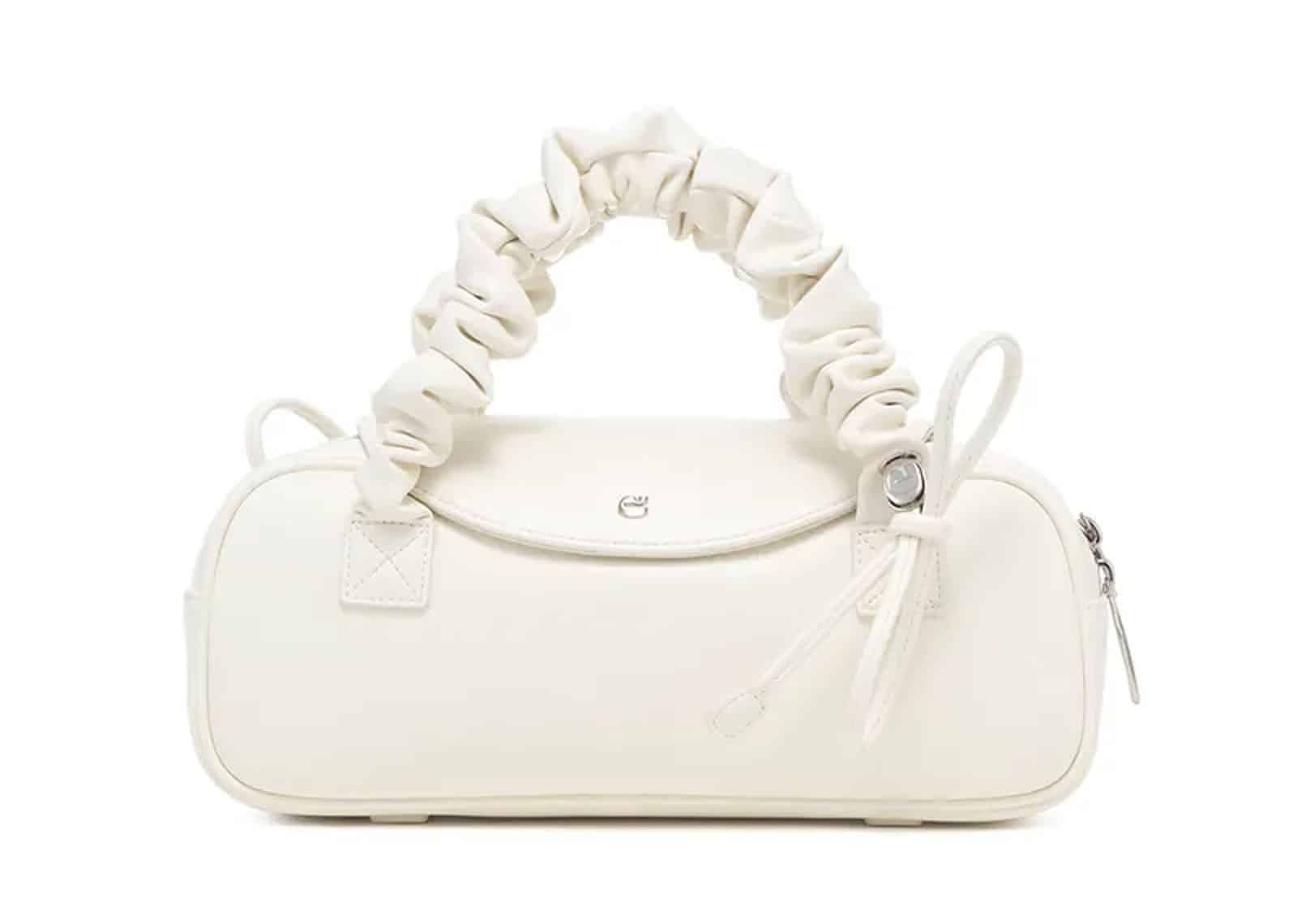 Carlyn Coy Bag Ivory H75133010