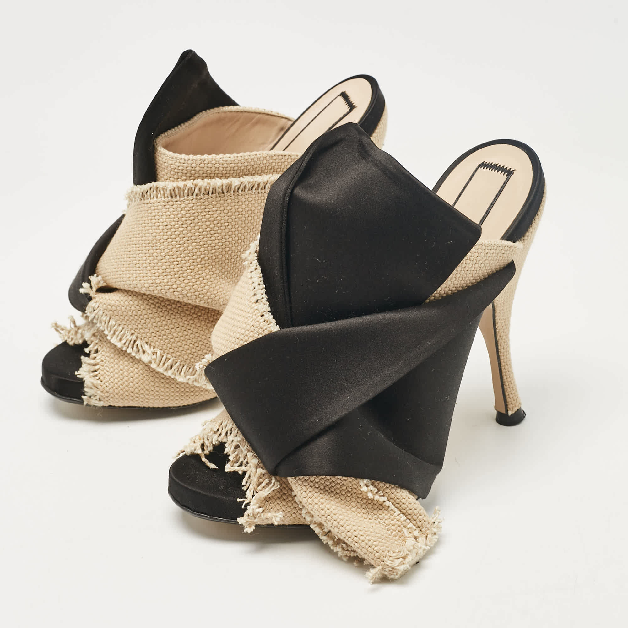 Knot Nº21 Beige/black Canvas And Satin Raso Knot Mules Size