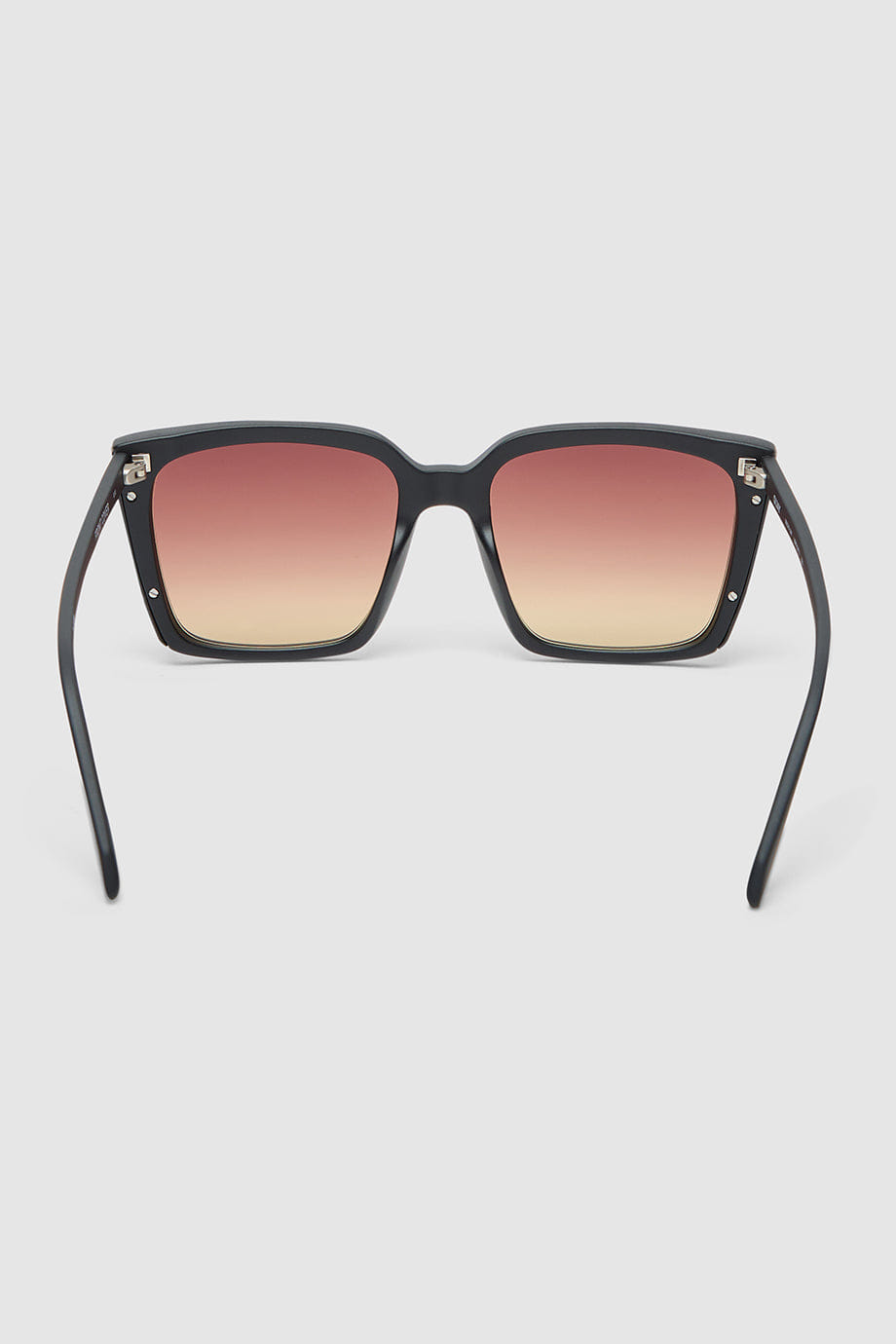 QUAY Australia Front Cover Sunglasses