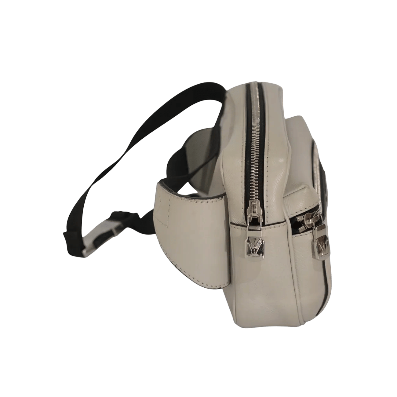 True To Sole Louis Vuitton Taiga Leather Shoulder Bag White