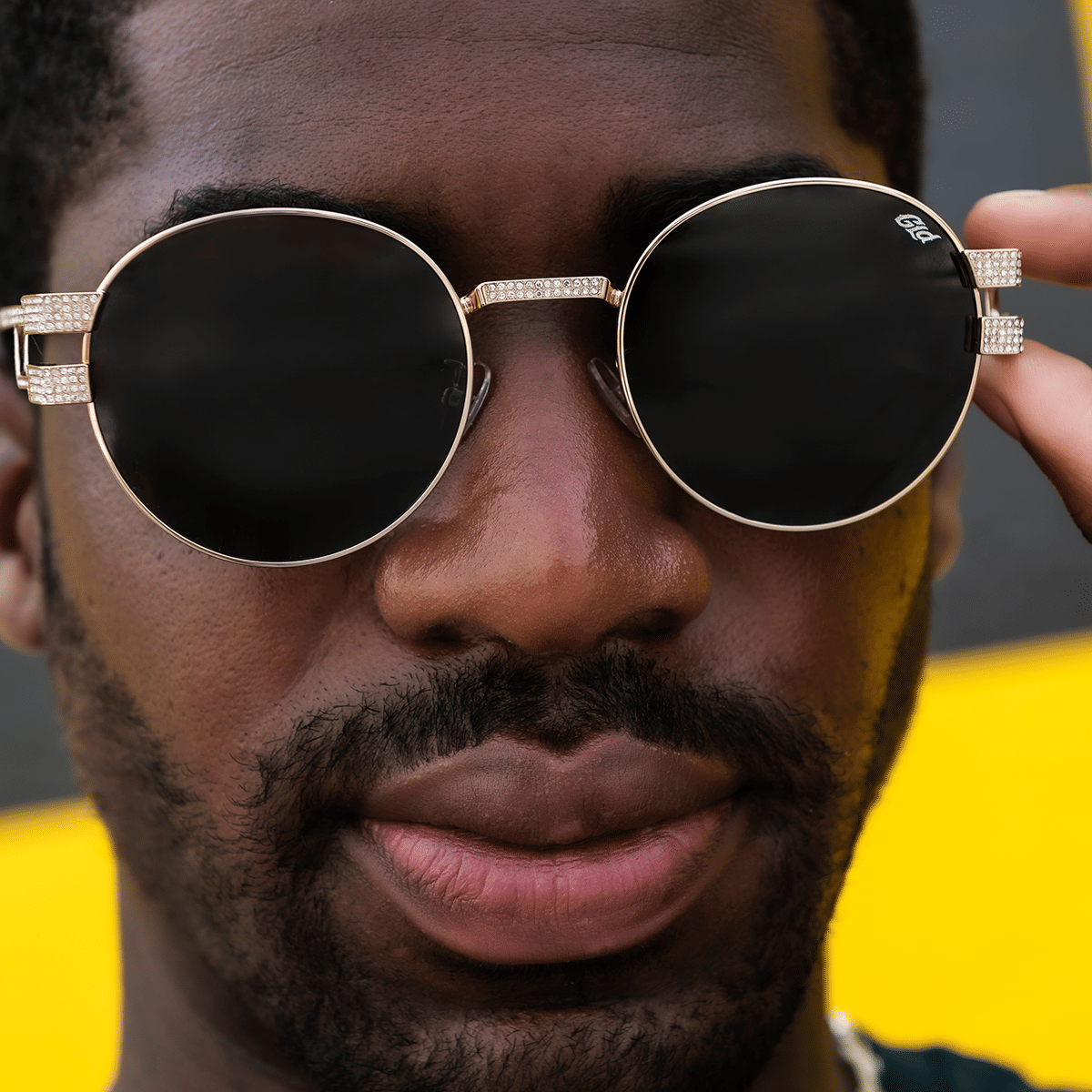 GLD PROMO Miami Avenue Sunglasses in Yellow Gold with Sunglass Chain