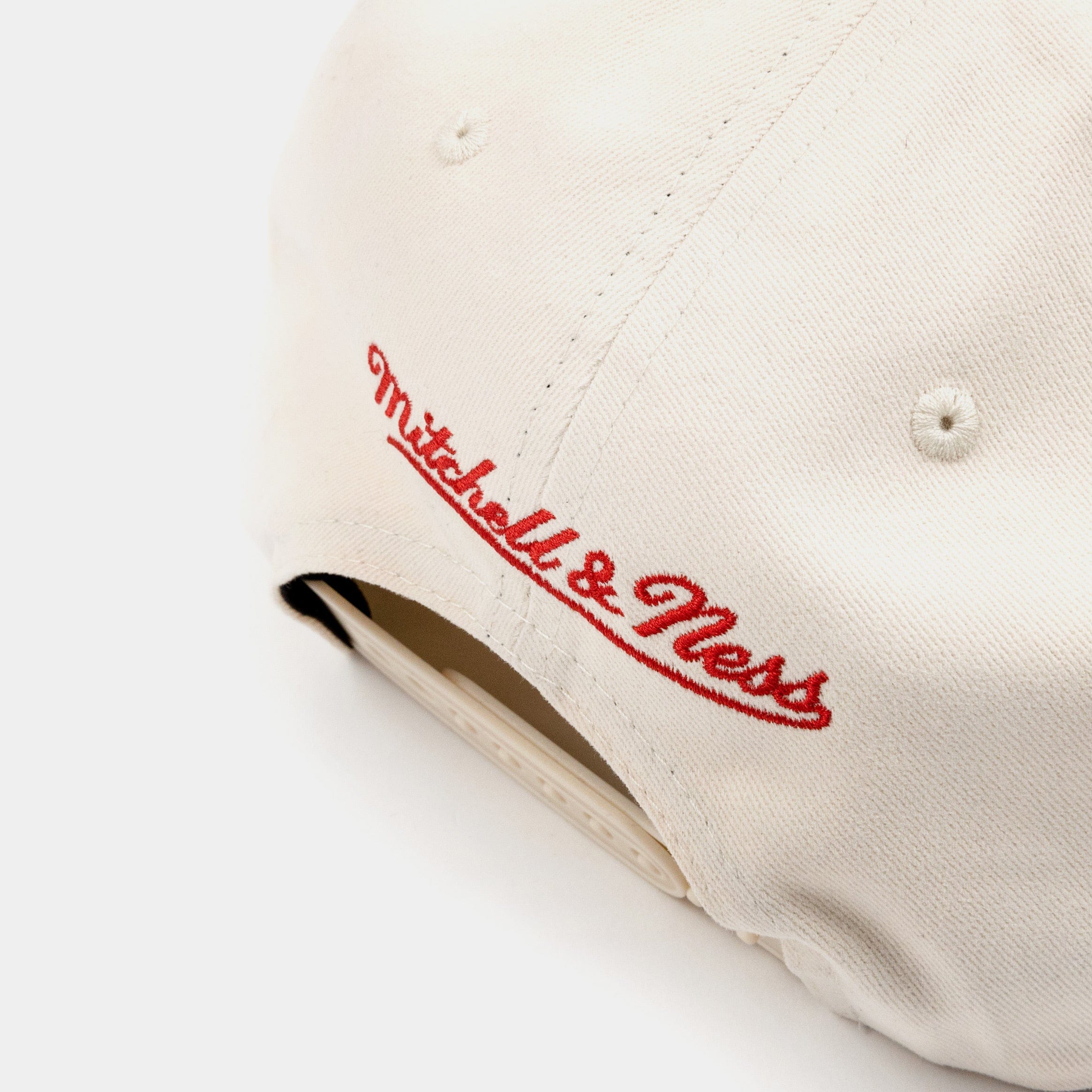Mitchell & NESS Miami Heat Retro Snapback Mens Hat (Beige)