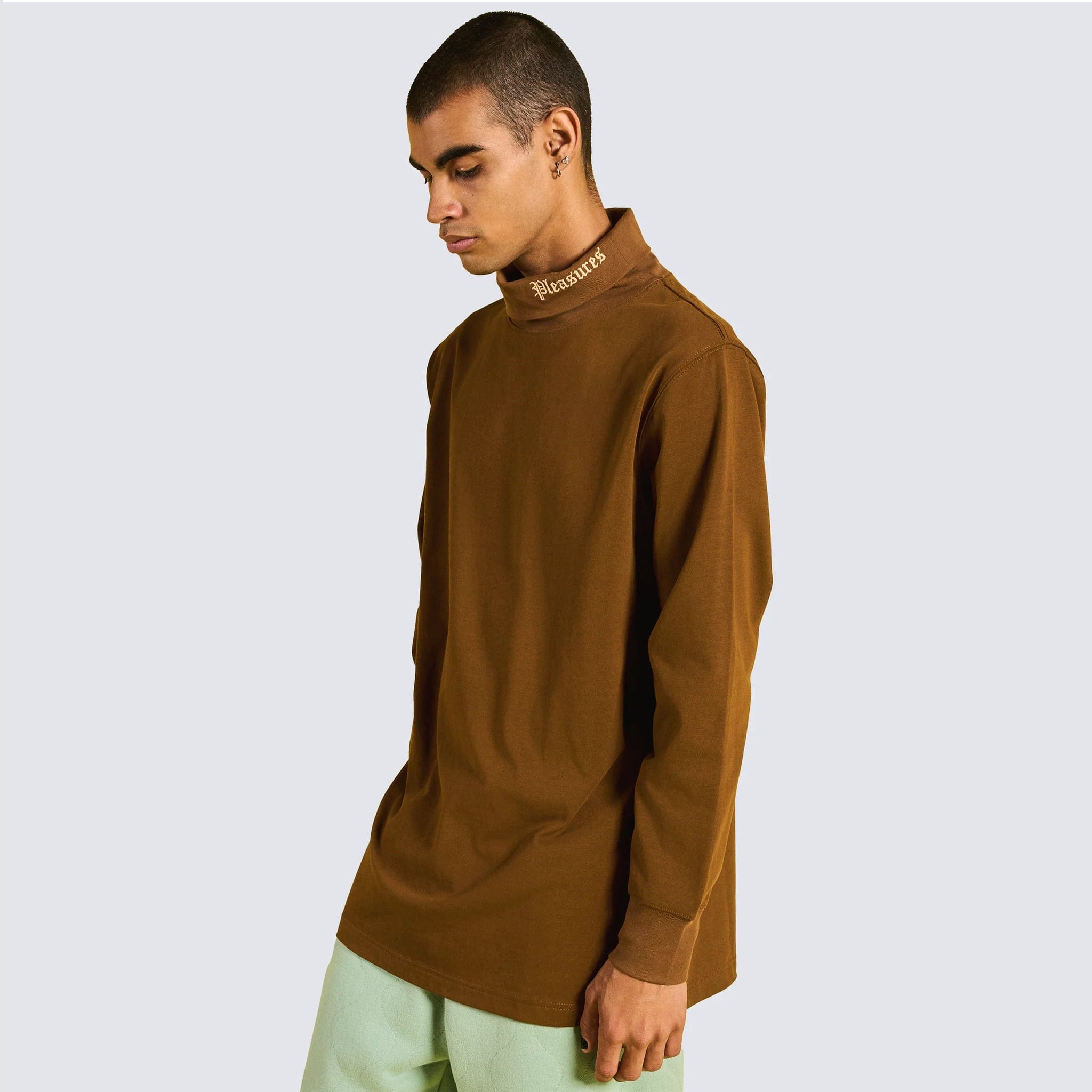 Pleasures SATISFACTION TURTLENECK (BROWN)