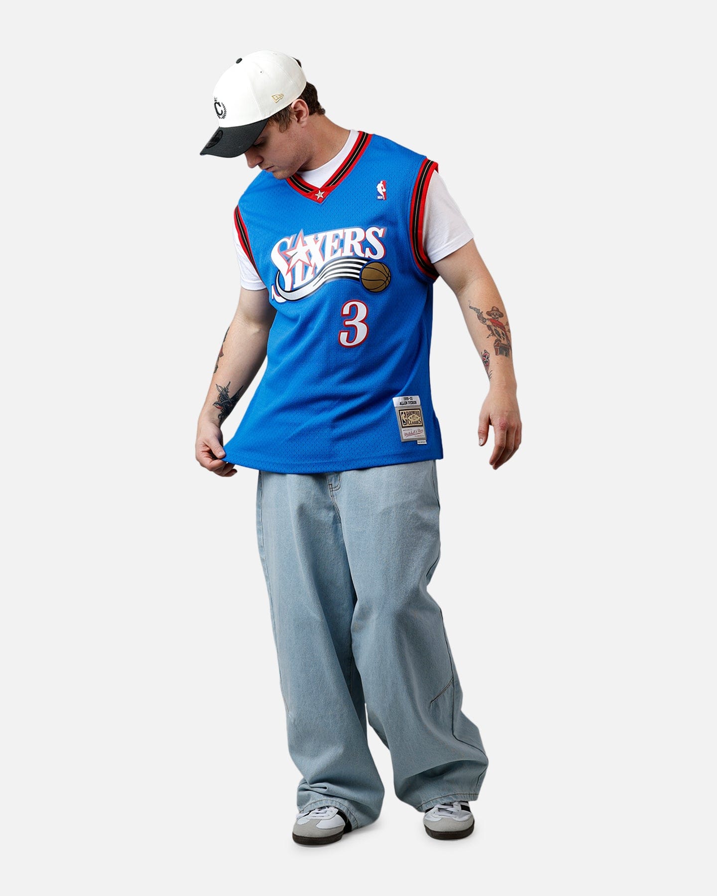 Mitchell & NESS Philadelphia 76ers Allen Iverson '99 - '00 #3 Swingman Jersey Royal